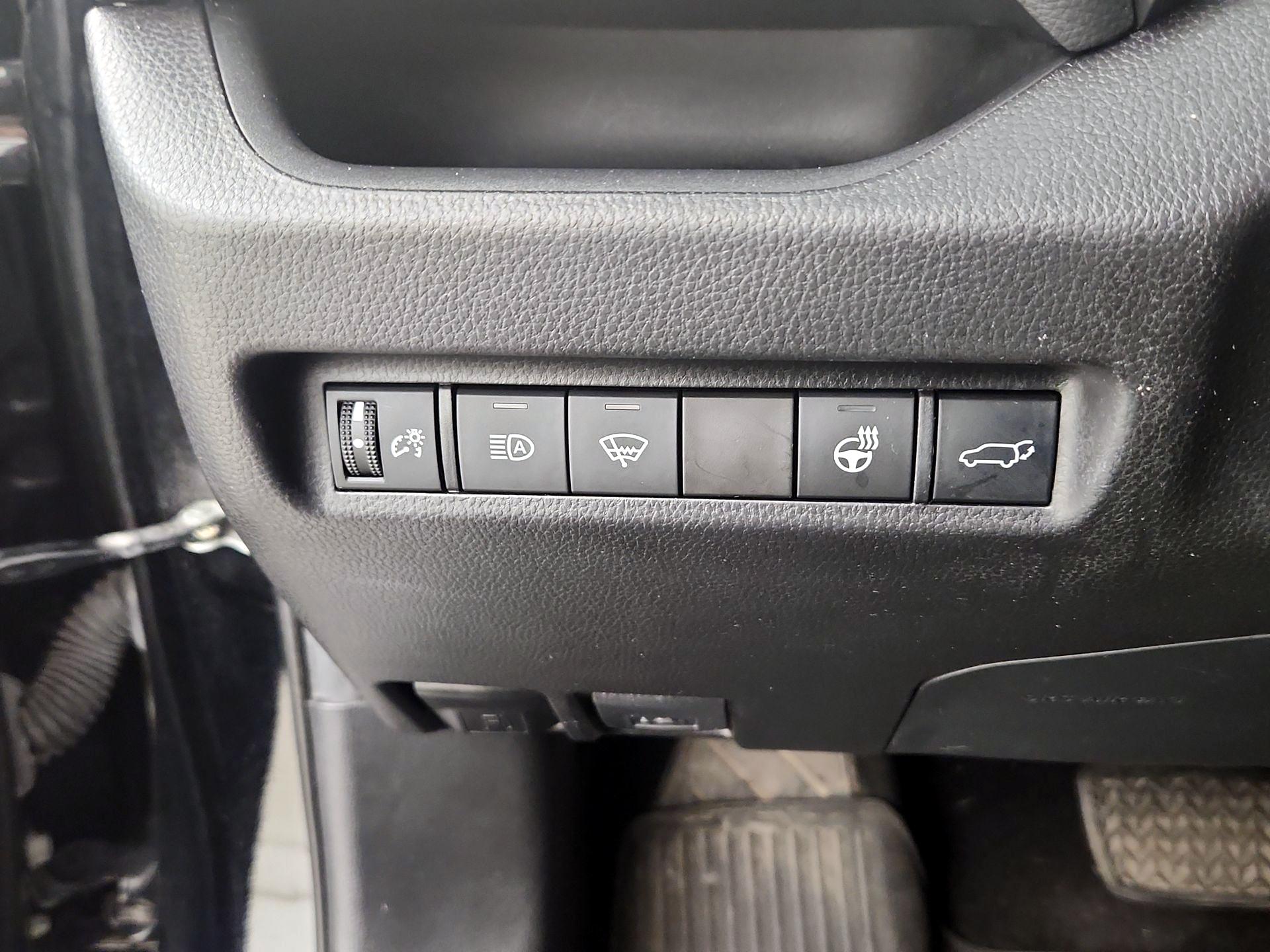 Thumbnail: 2020 Toyota RAV4 - 13