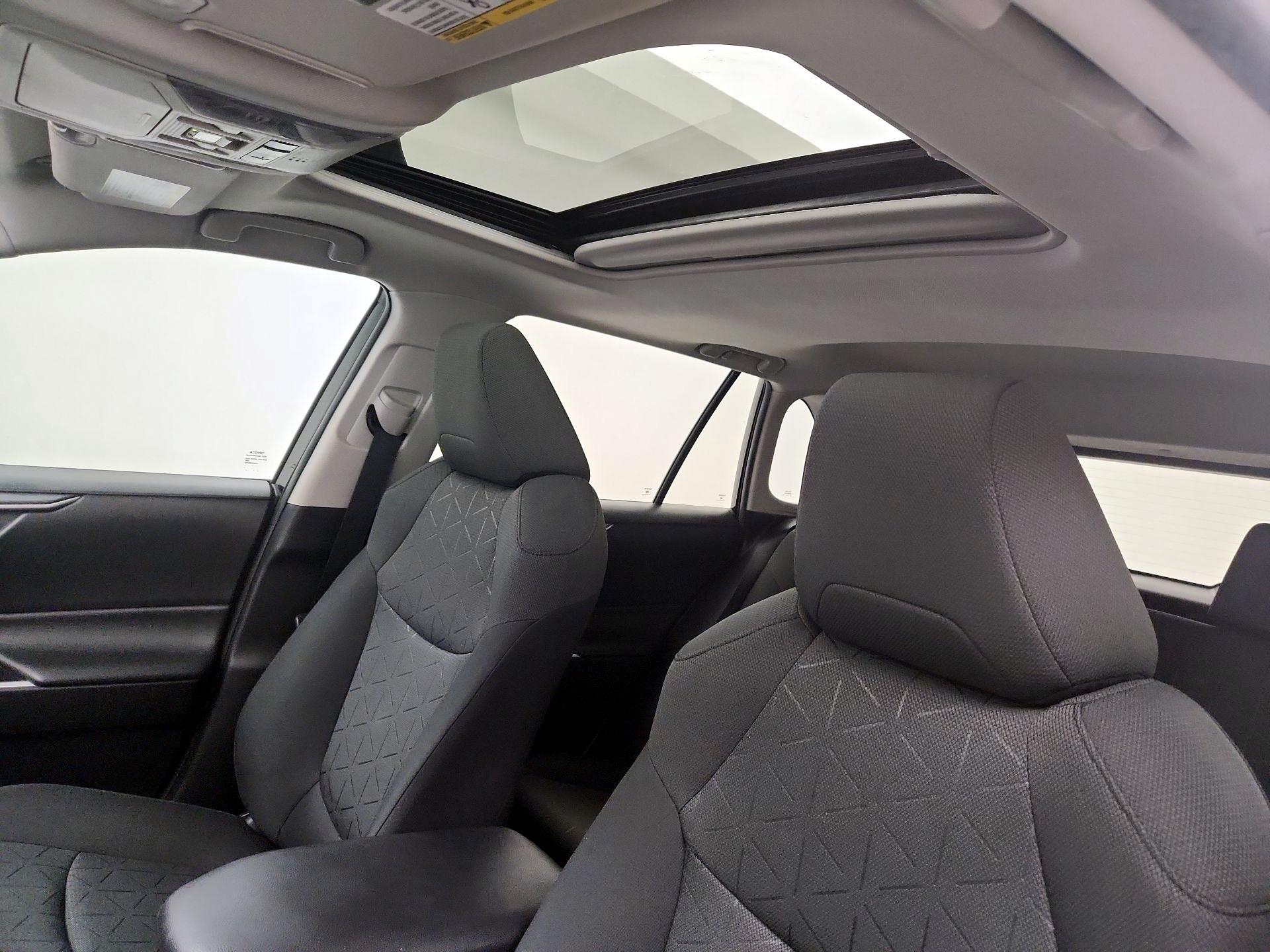Thumbnail: 2020 Toyota RAV4 - 19