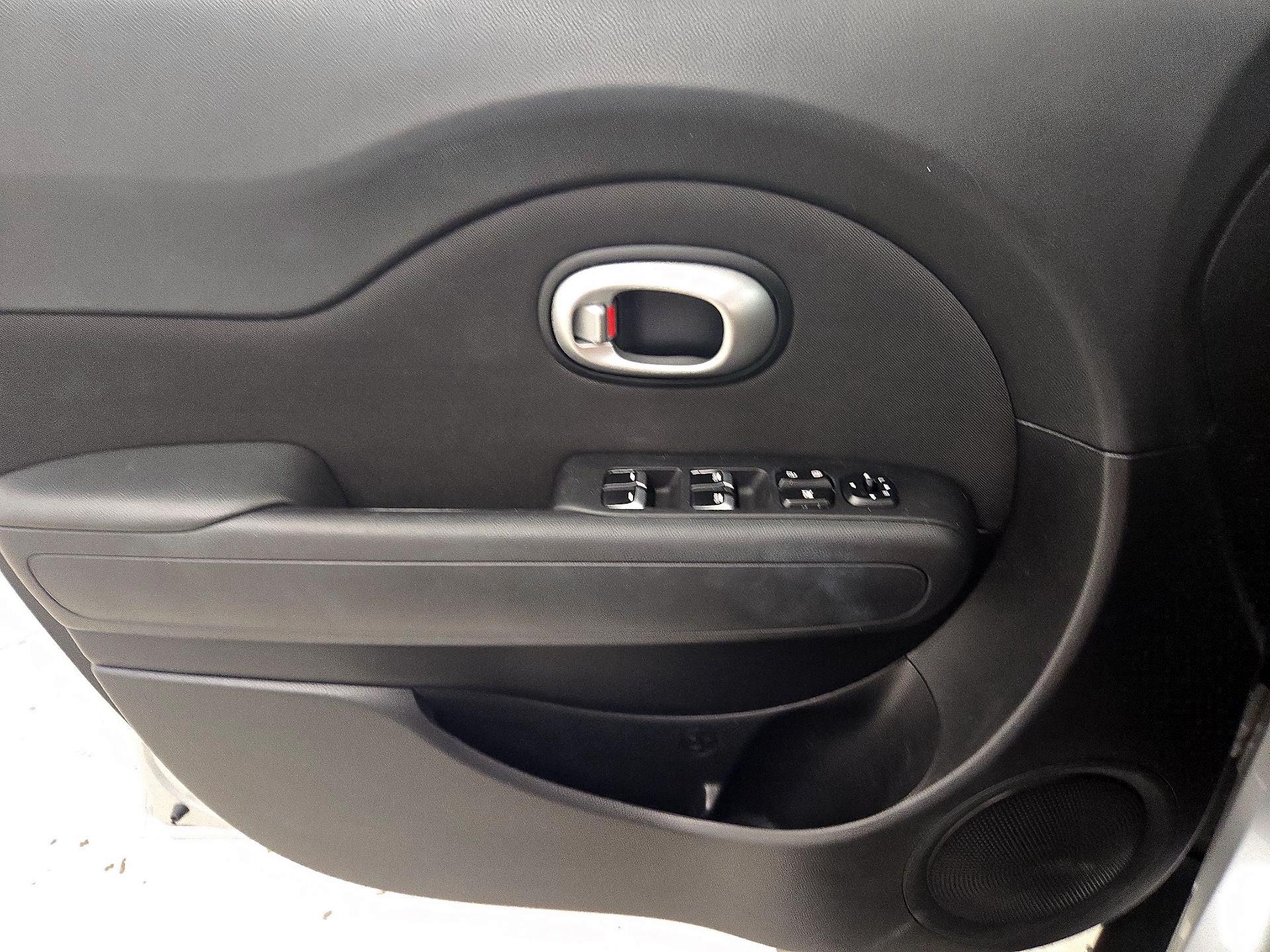 Thumbnail: 2018 Kia Soul - 12
