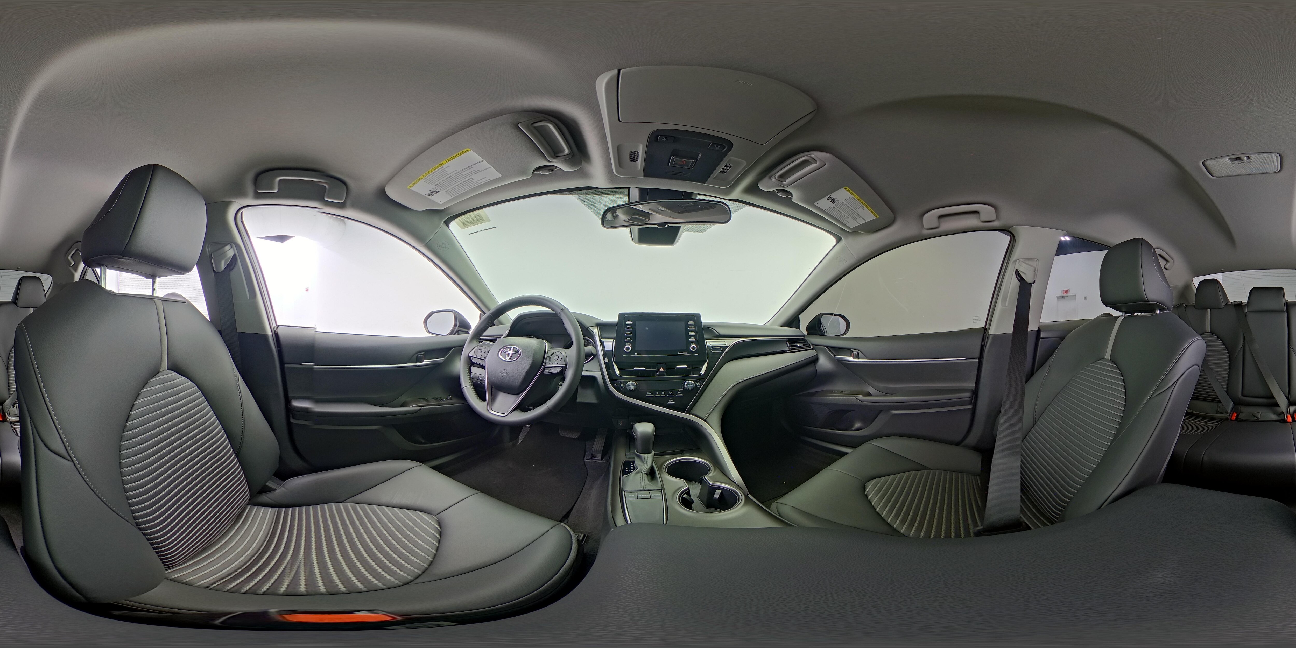 2024 Toyota Camry SE - Photo 24