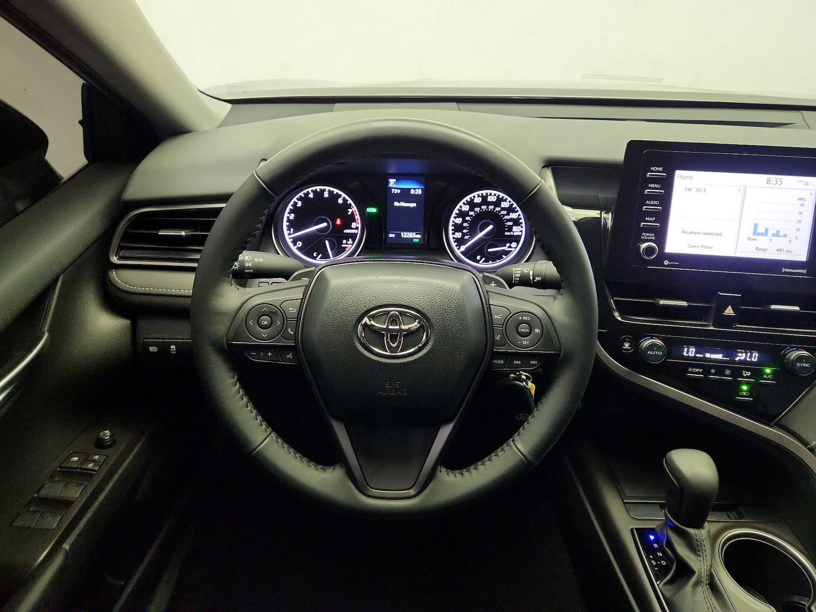 2024 Toyota Camry SE - Photo 11
