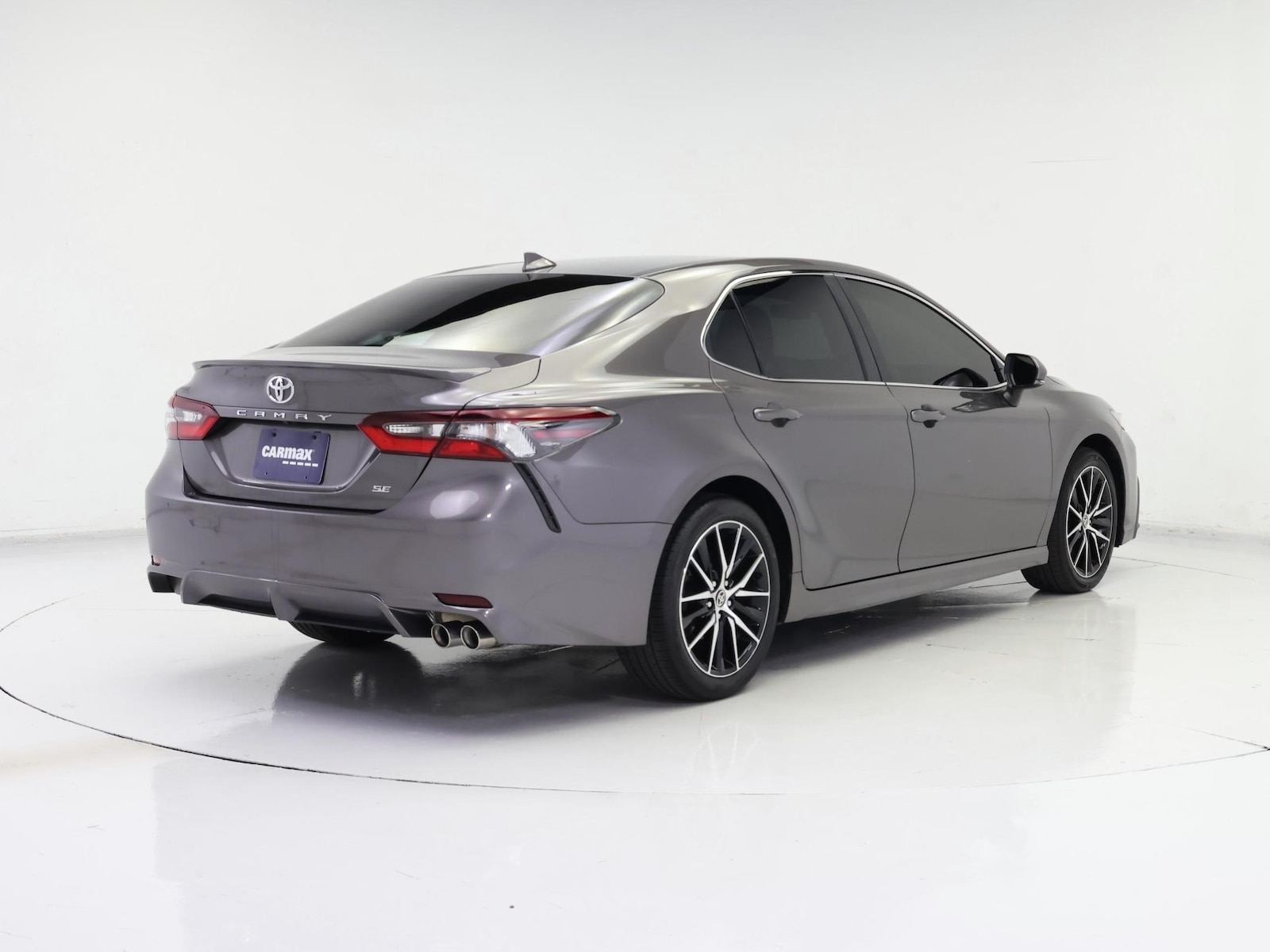 2024 Toyota Camry SE - Photo 9