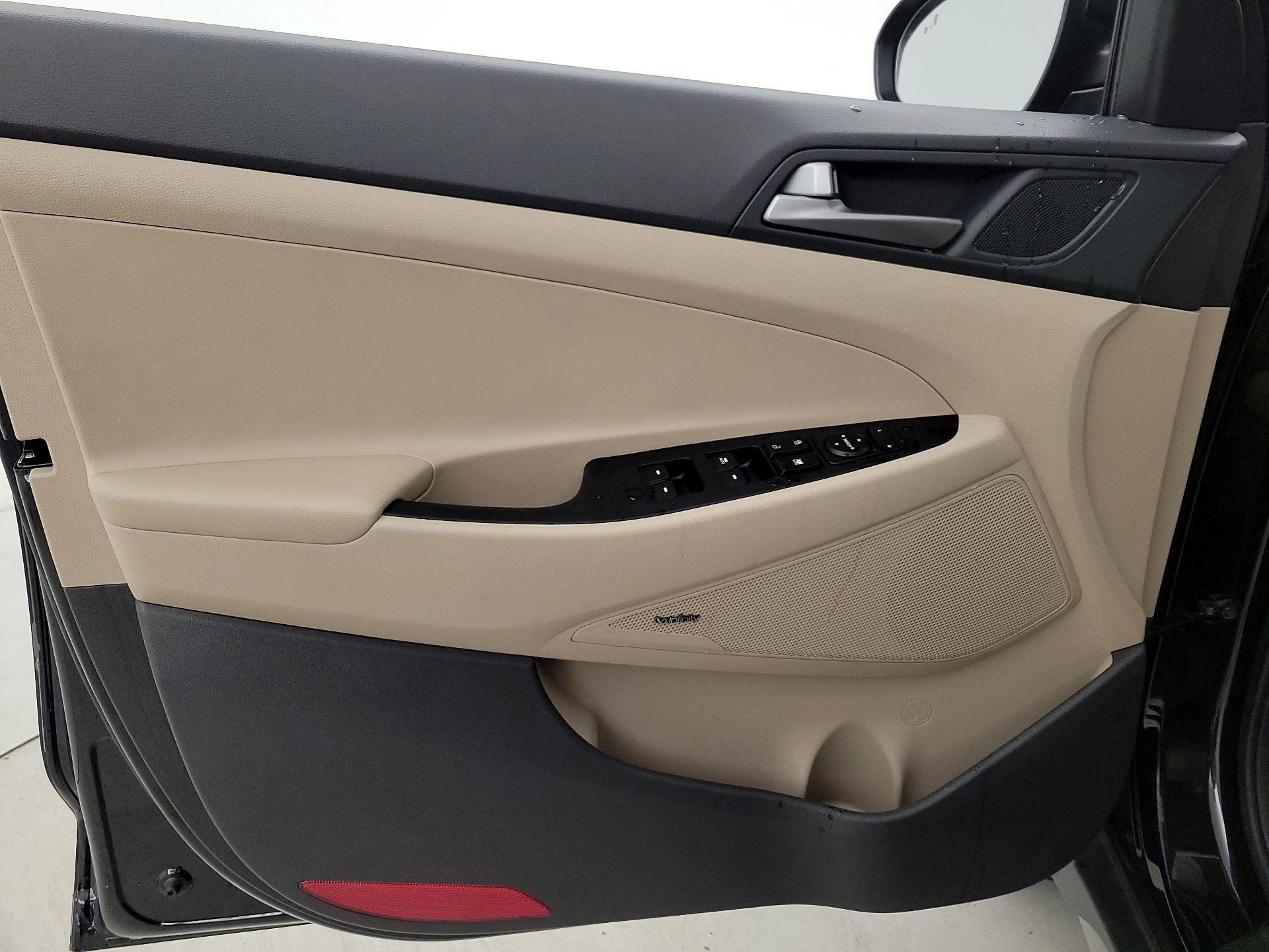 Thumbnail: 2017 Hyundai Tucson - 12