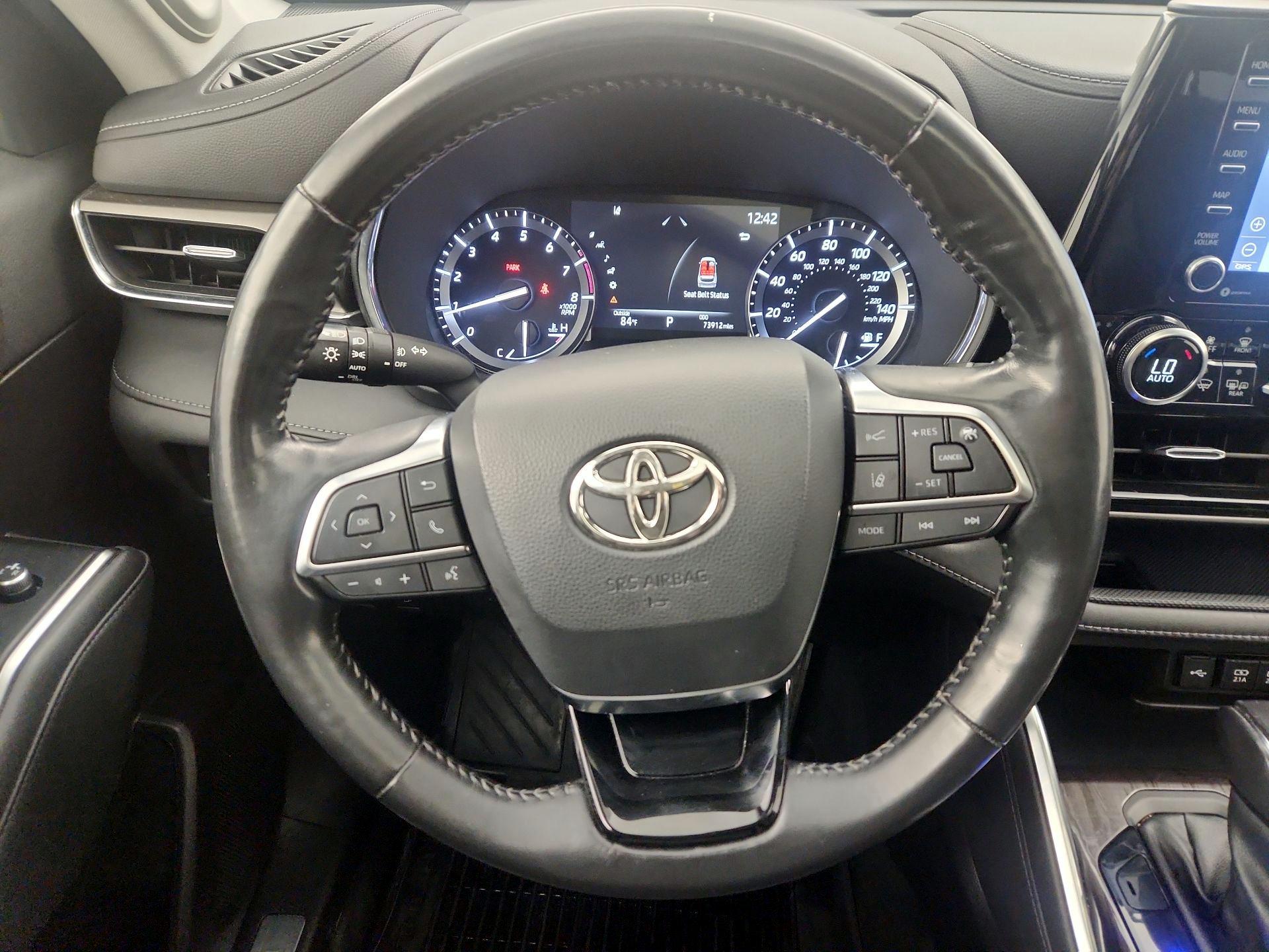 Thumbnail: 2021 Toyota Highlander - 10