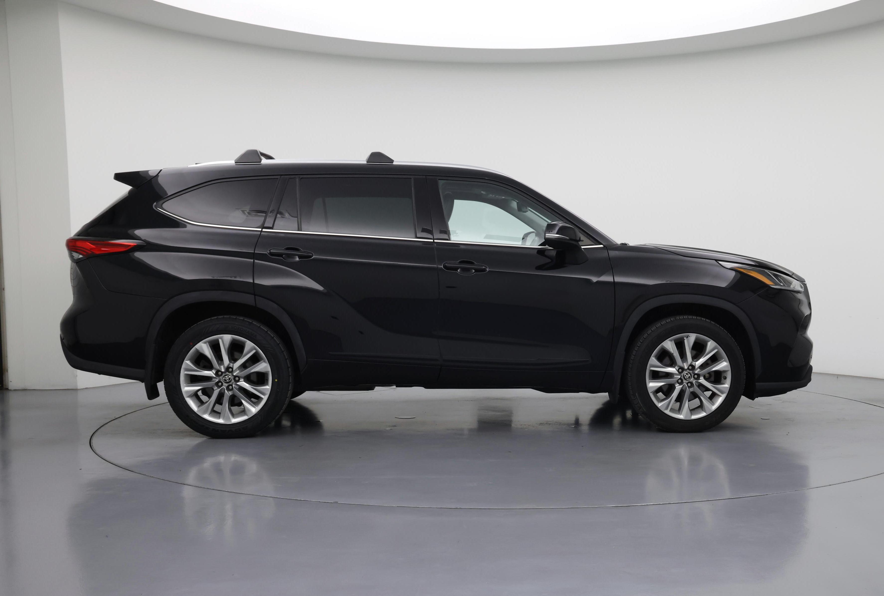 Thumbnail: 2021 Toyota Highlander - 7