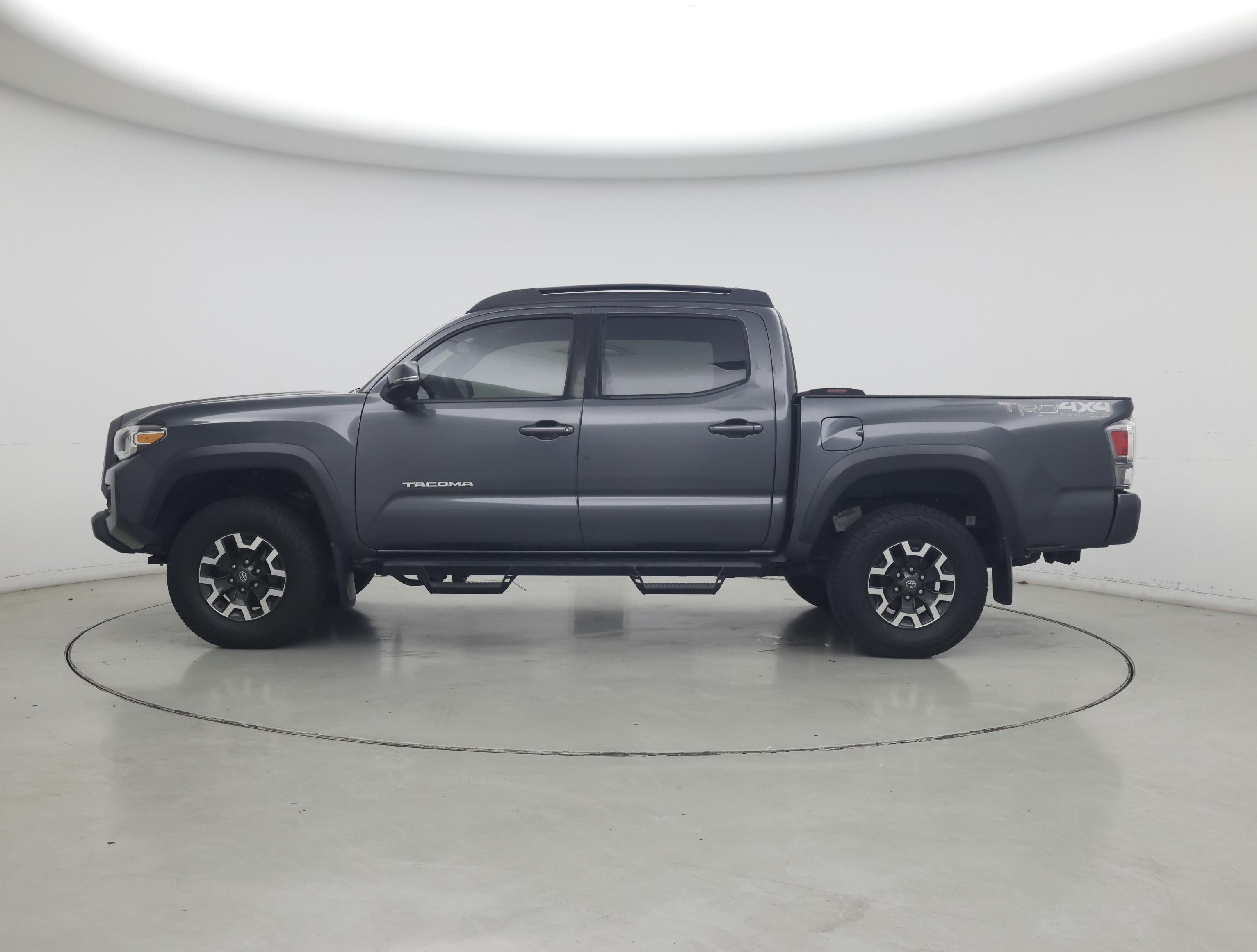 Thumbnail: 2020 Toyota Tacoma - 3