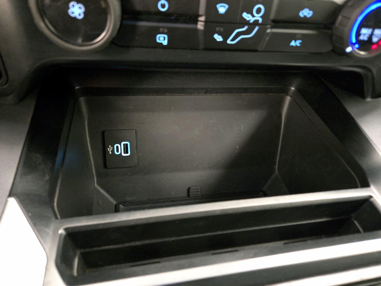 2024 Ford F-350 Super Duty XLT - Photo 19