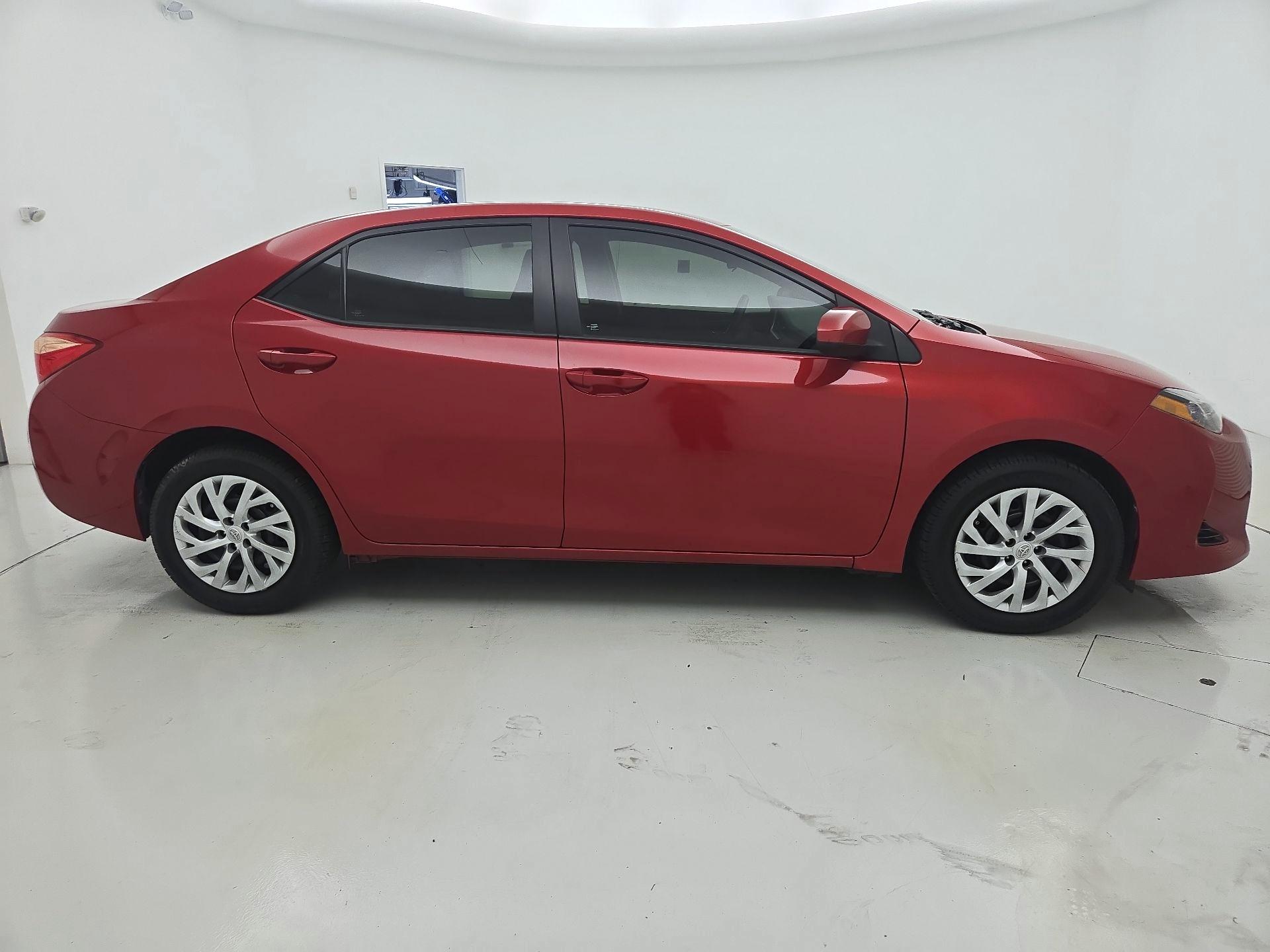Thumbnail: 2017 Toyota Corolla - 4