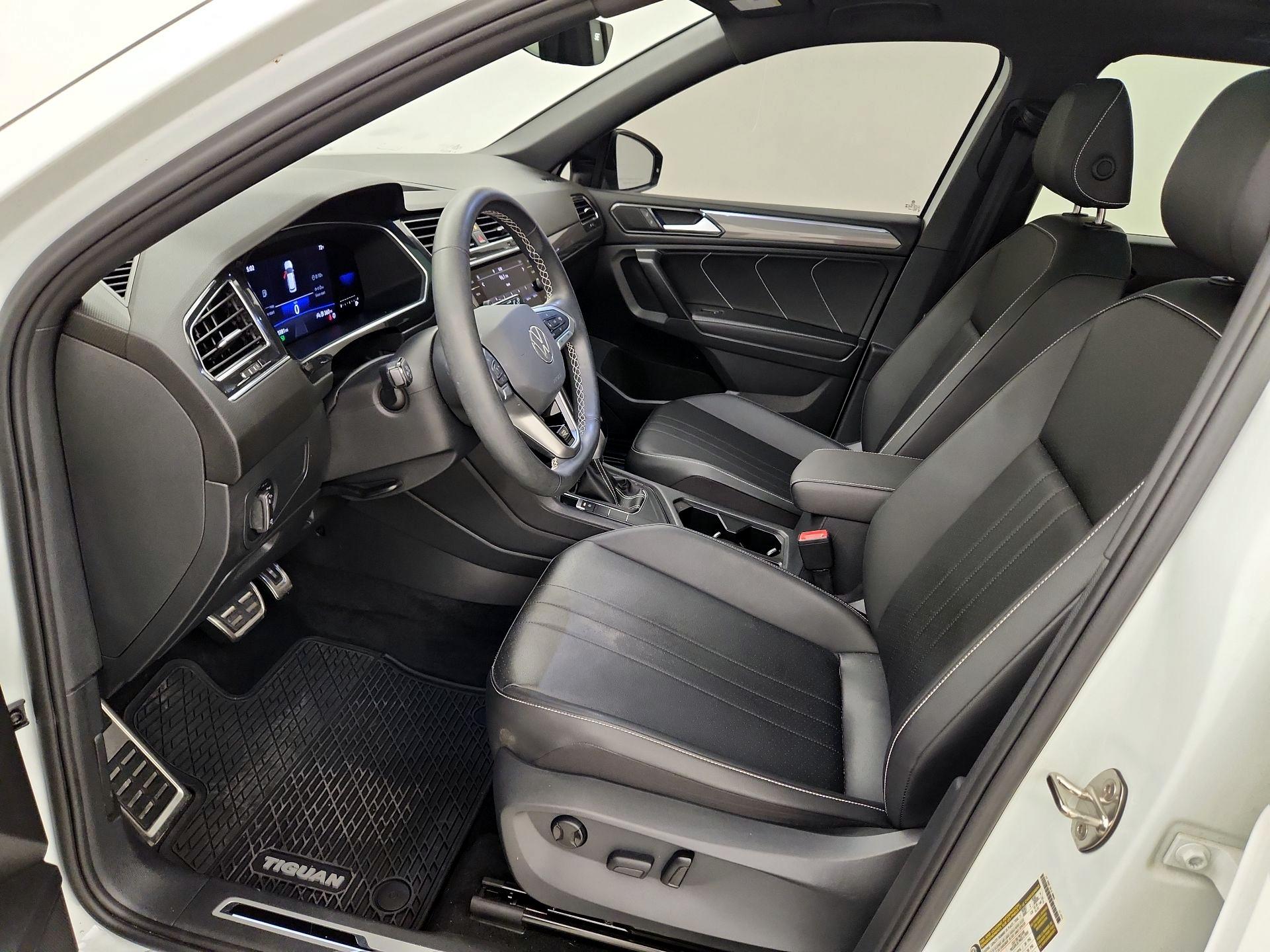 Thumbnail: 2023 Volkswagen Tiguan - 11