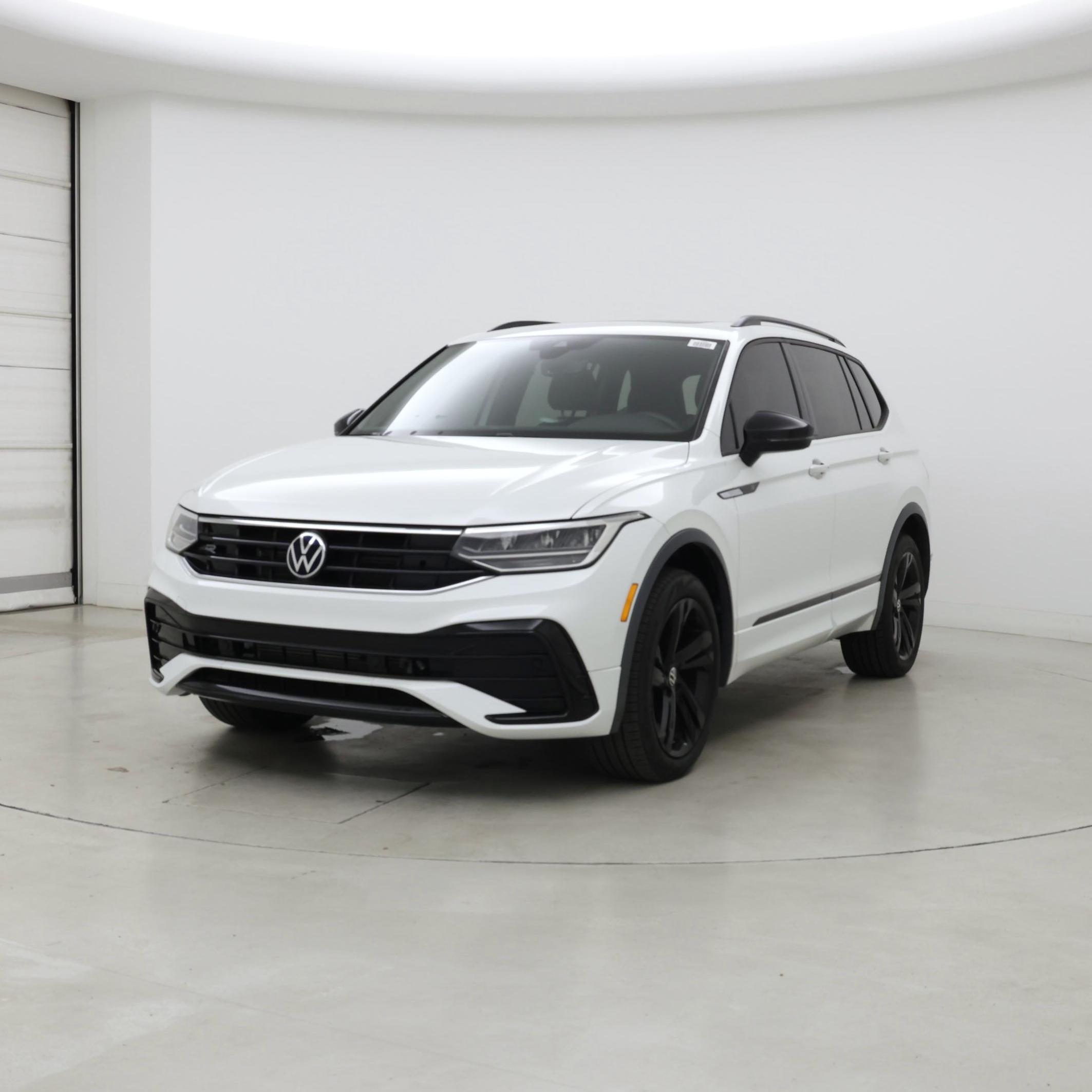 Thumbnail: 2023 Volkswagen Tiguan - 4