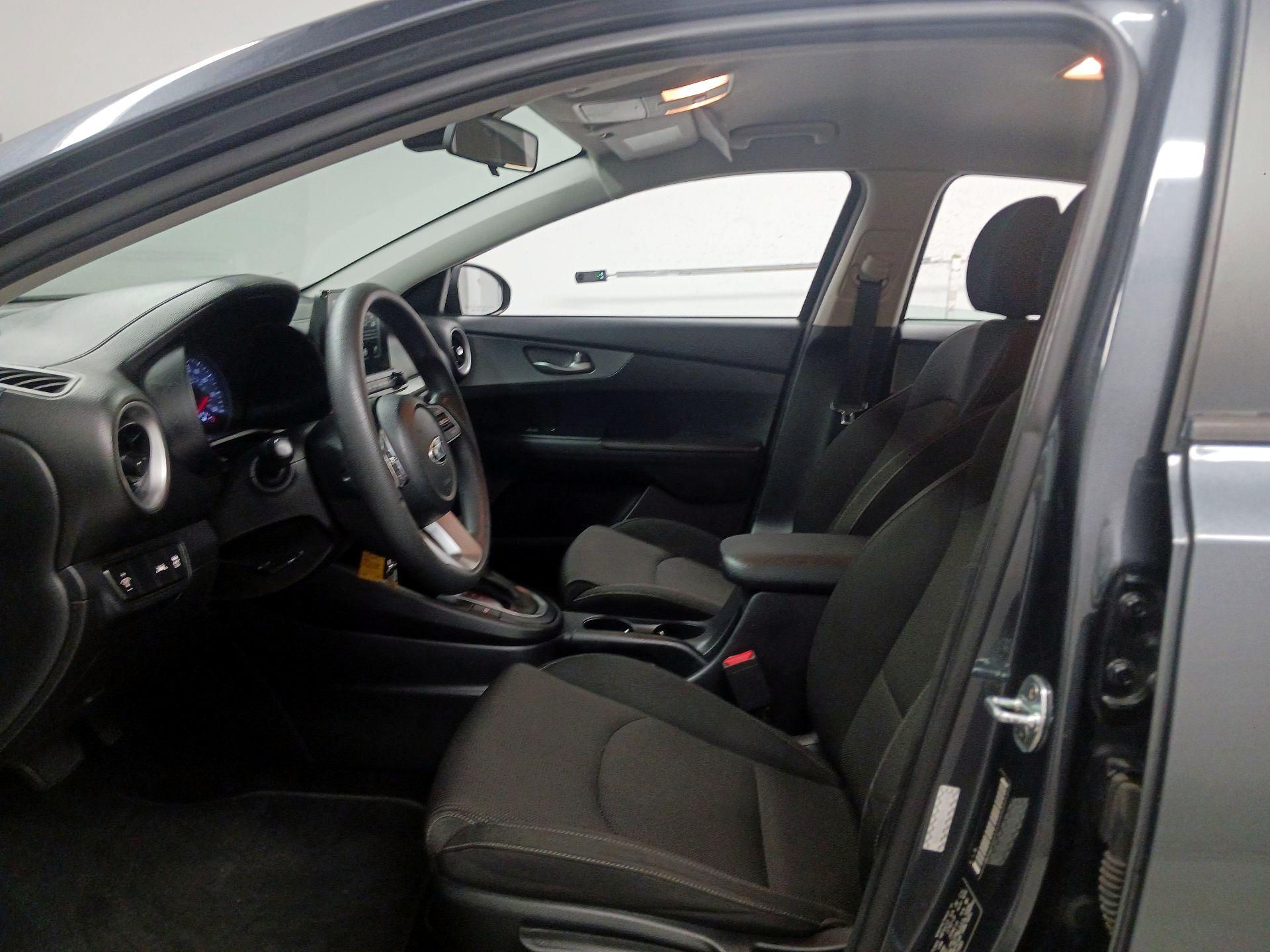 Thumbnail: 2021 Kia Forte - 11