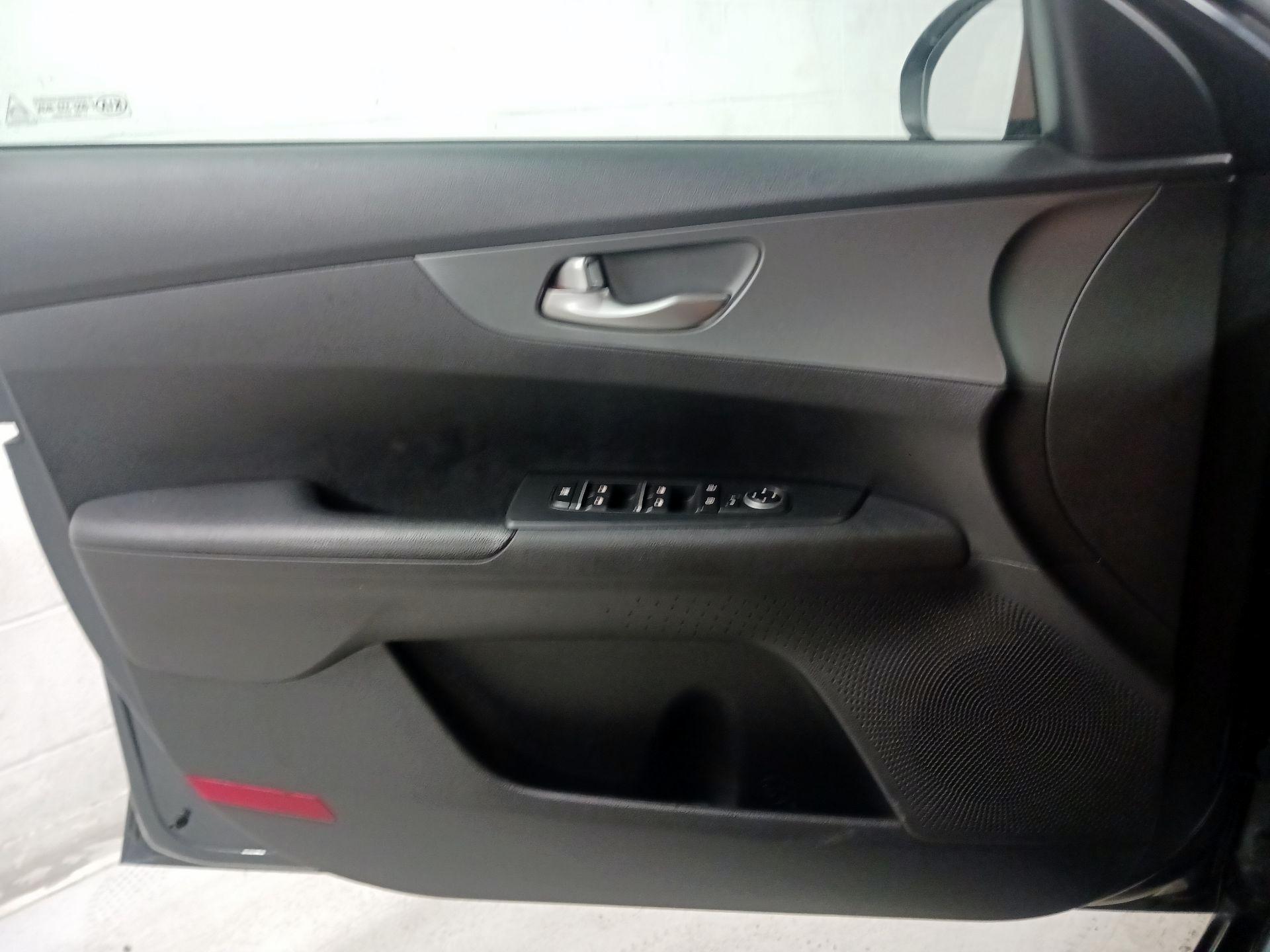 Thumbnail: 2021 Kia Forte - 12