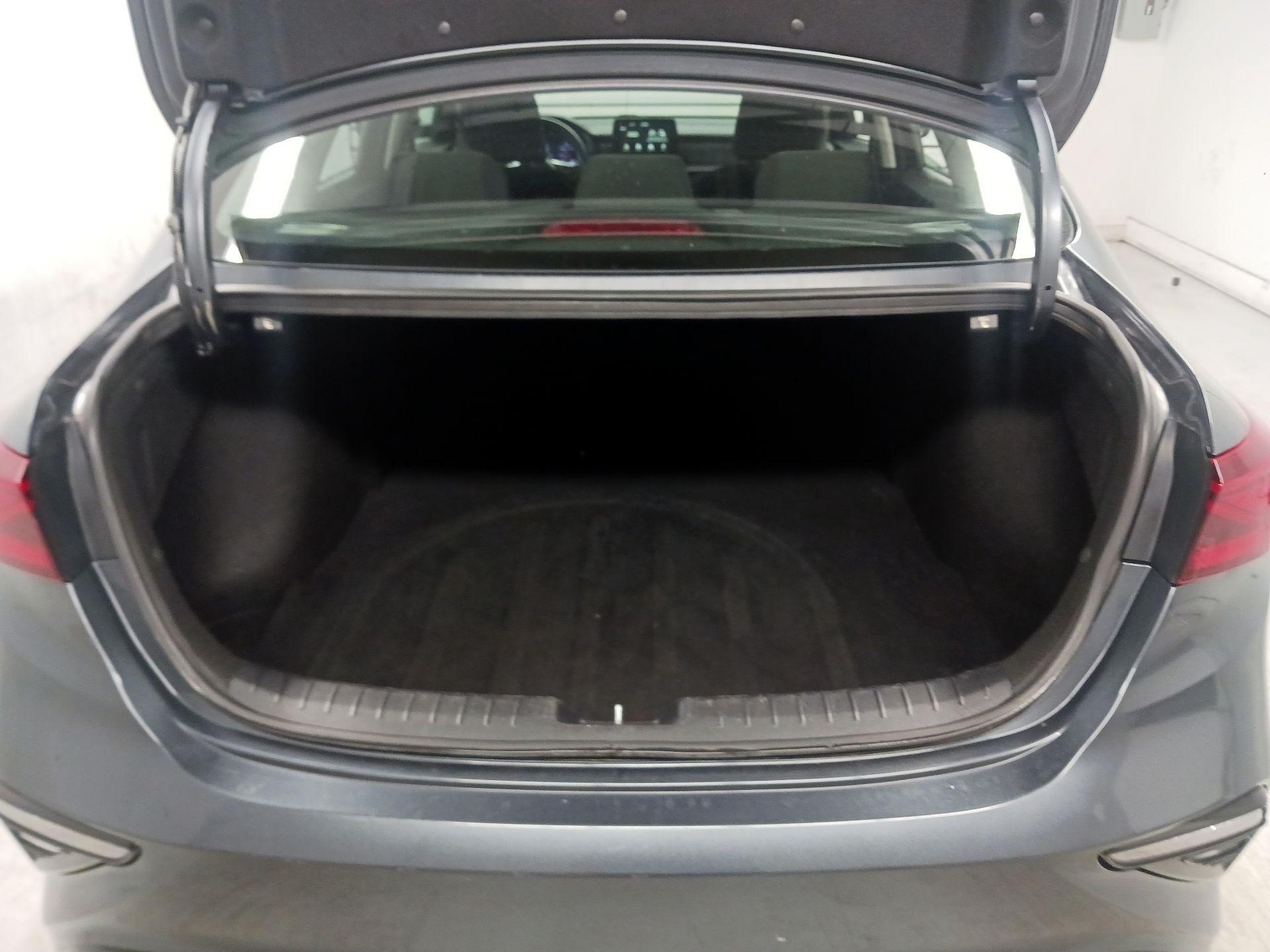 Thumbnail: 2021 Kia Forte - 18