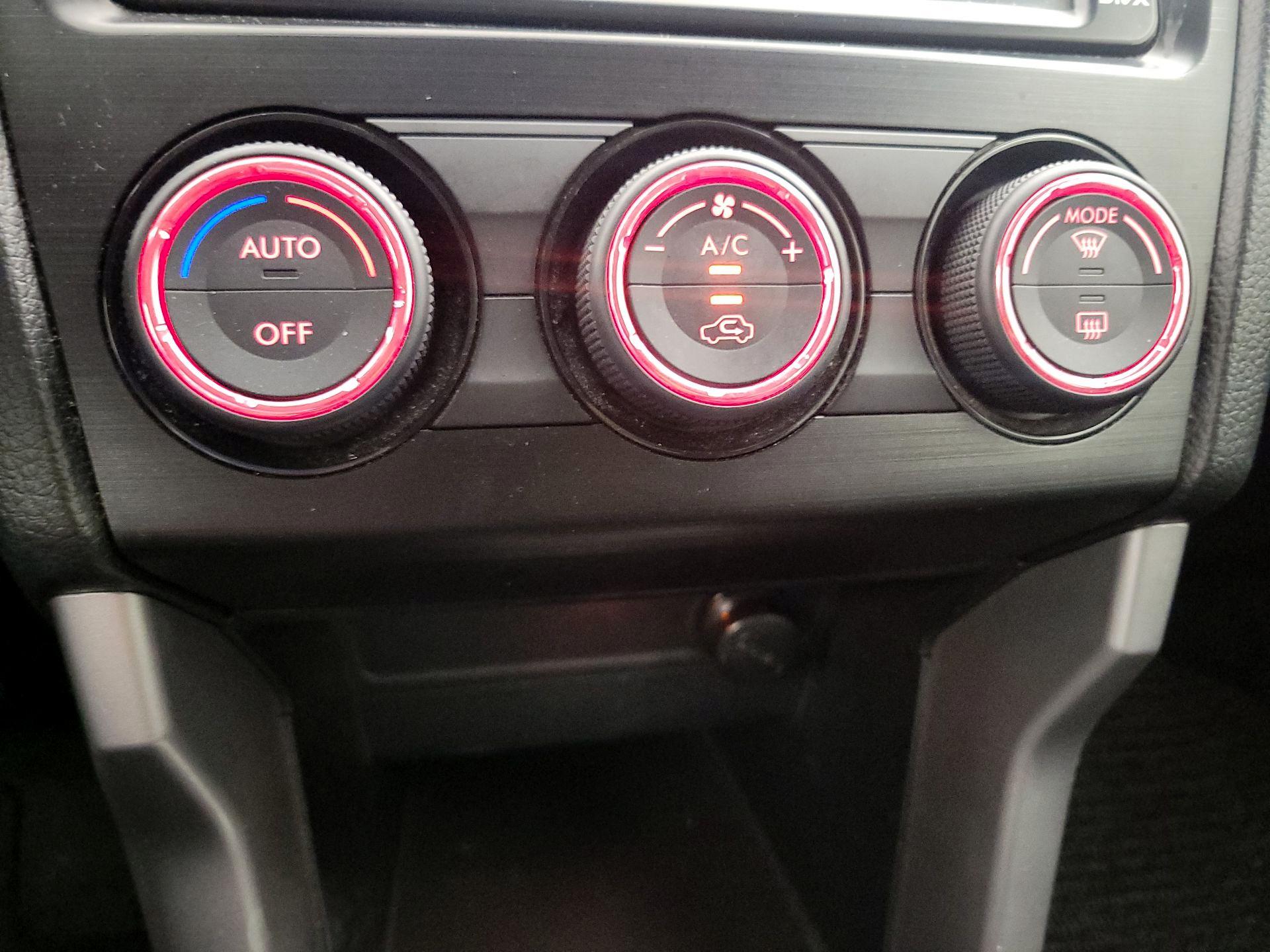 Thumbnail: 2015 Subaru Forester - 15