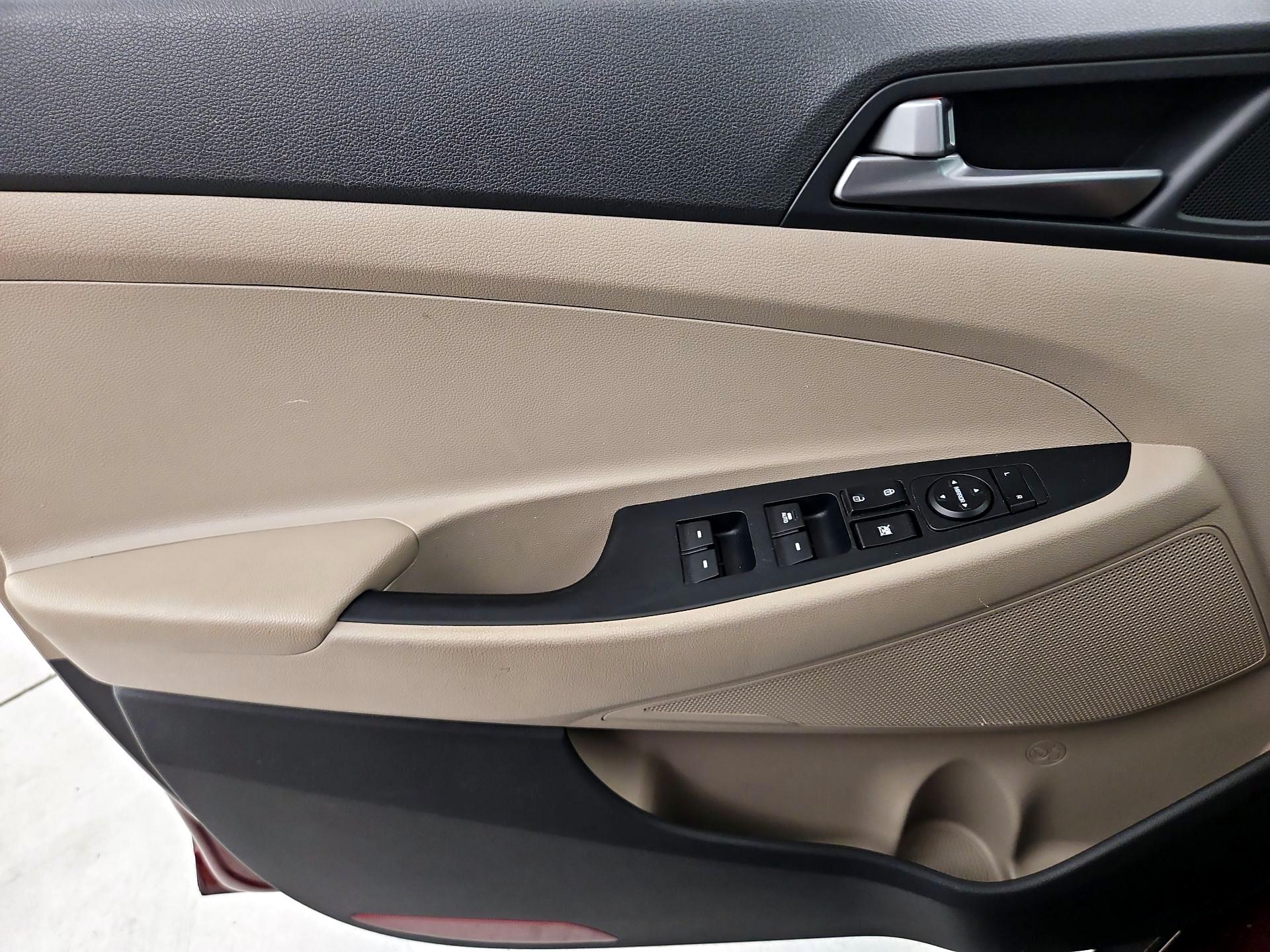 Thumbnail: 2017 Hyundai Tucson - 12