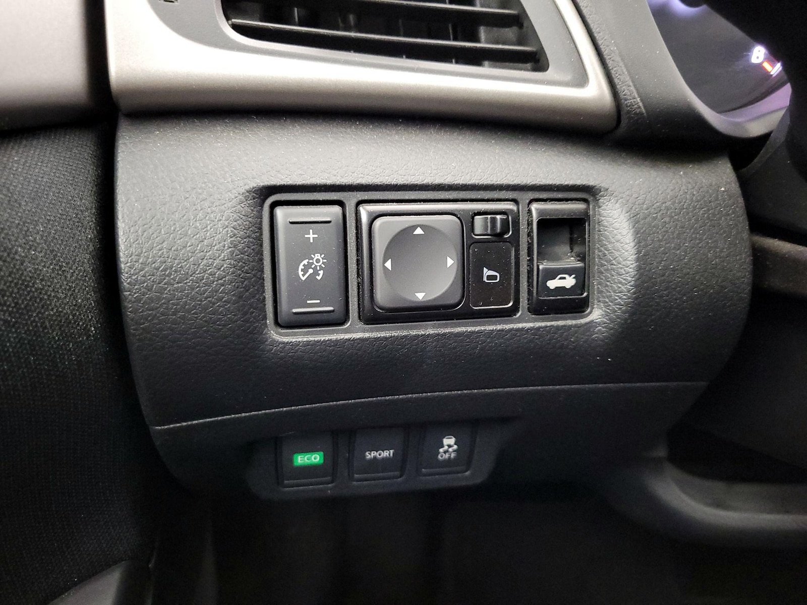 2015 Nissan Sentra S - Photo 14