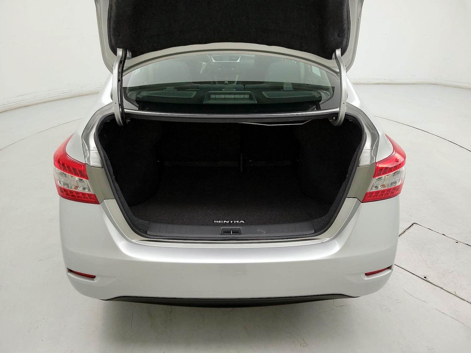 2015 Nissan Sentra S - Photo 19