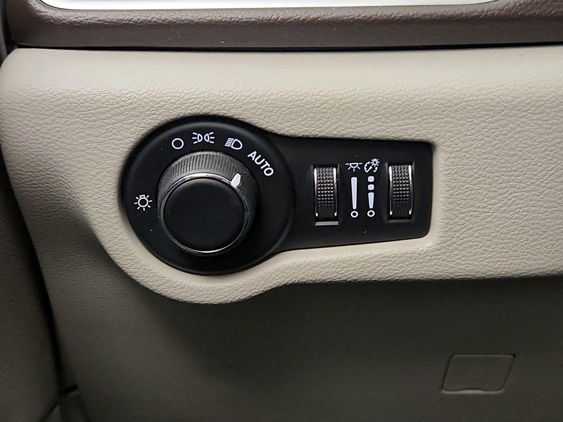 Thumbnail: 2017 Chrysler Pacifica - 13