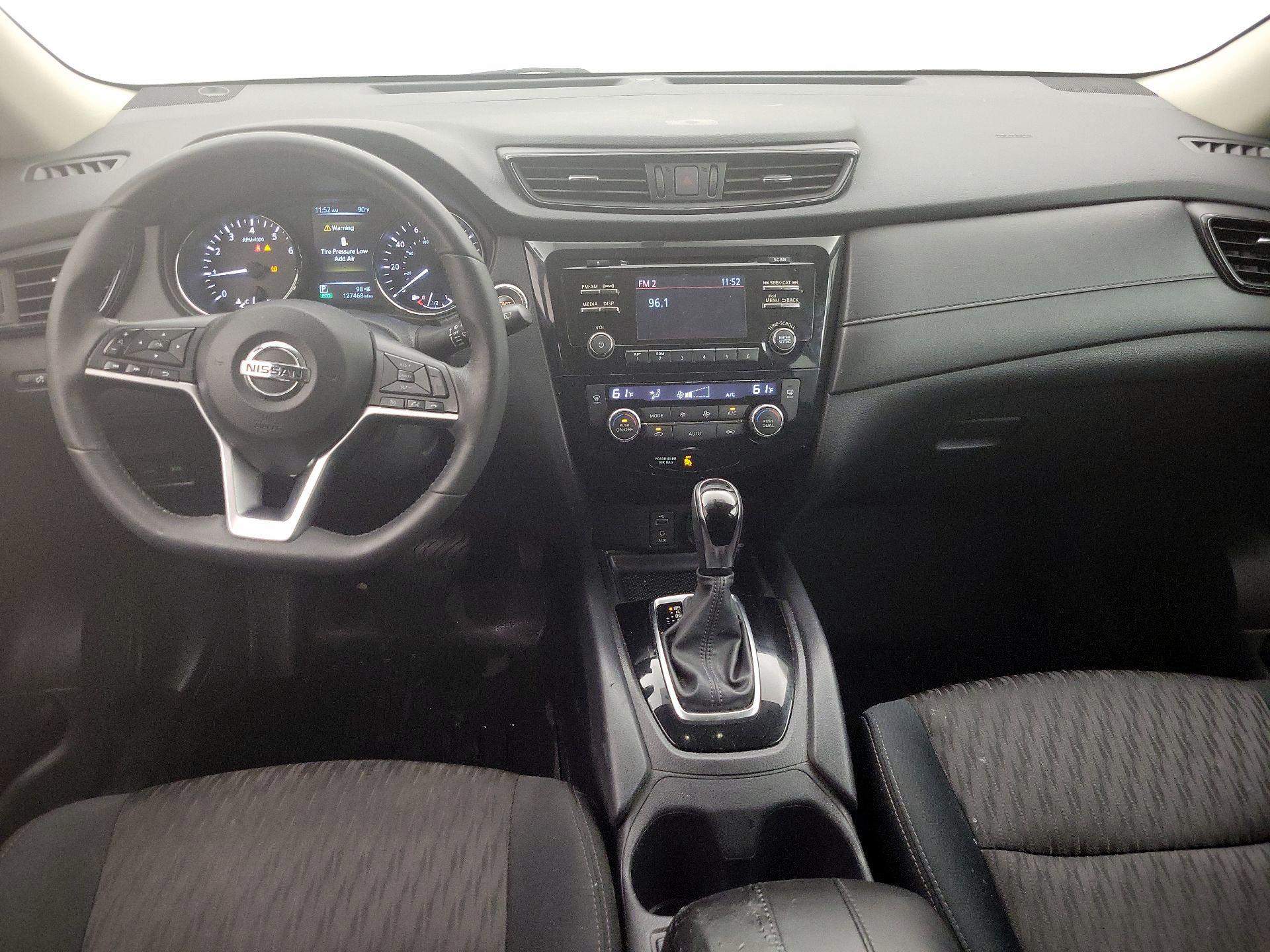 Thumbnail: 2017 Nissan Rogue - 9