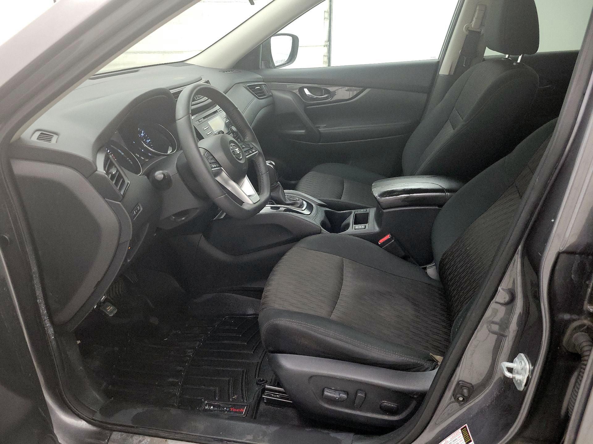 Thumbnail: 2017 Nissan Rogue - 11