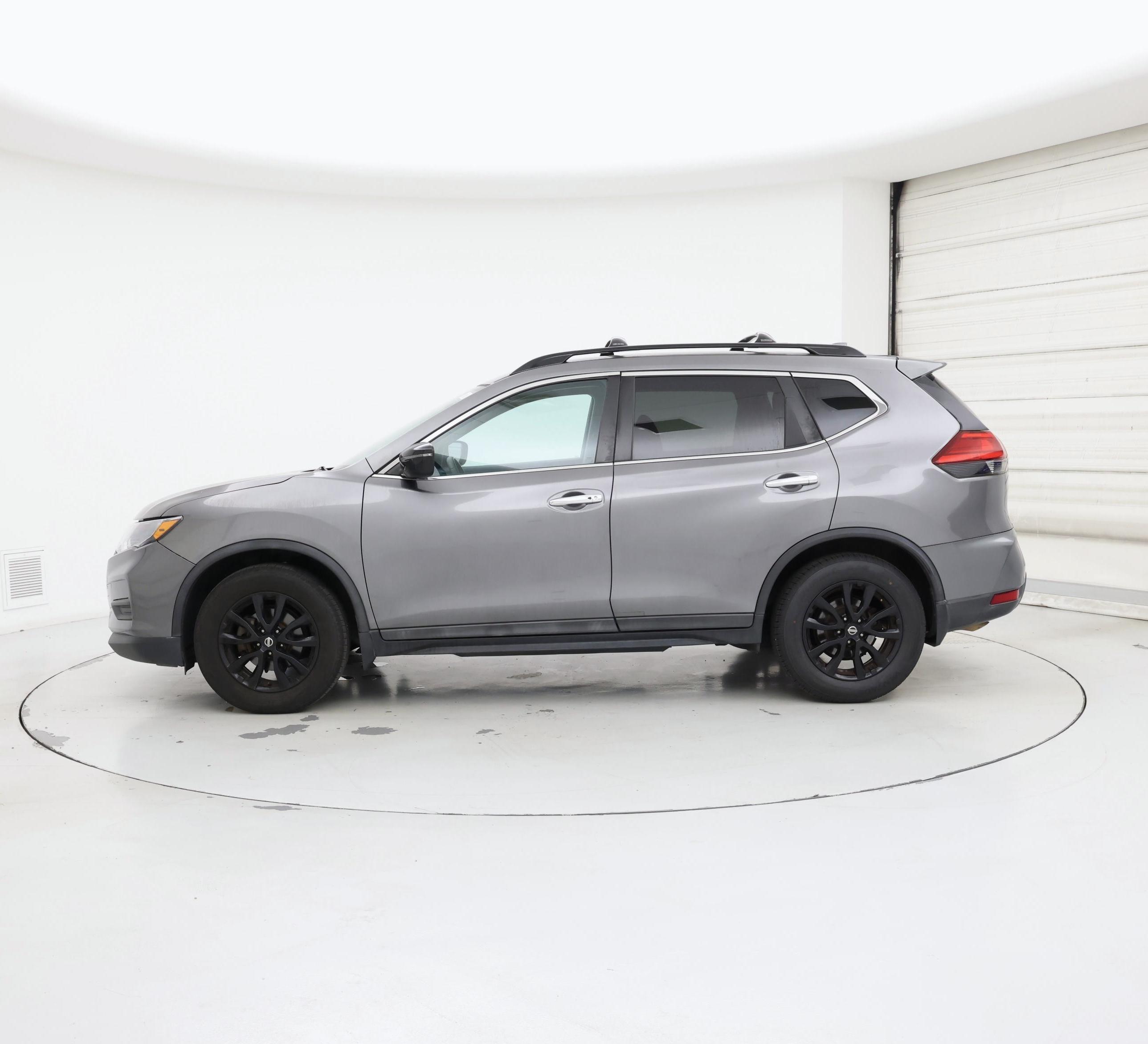 Thumbnail: 2017 Nissan Rogue - 3