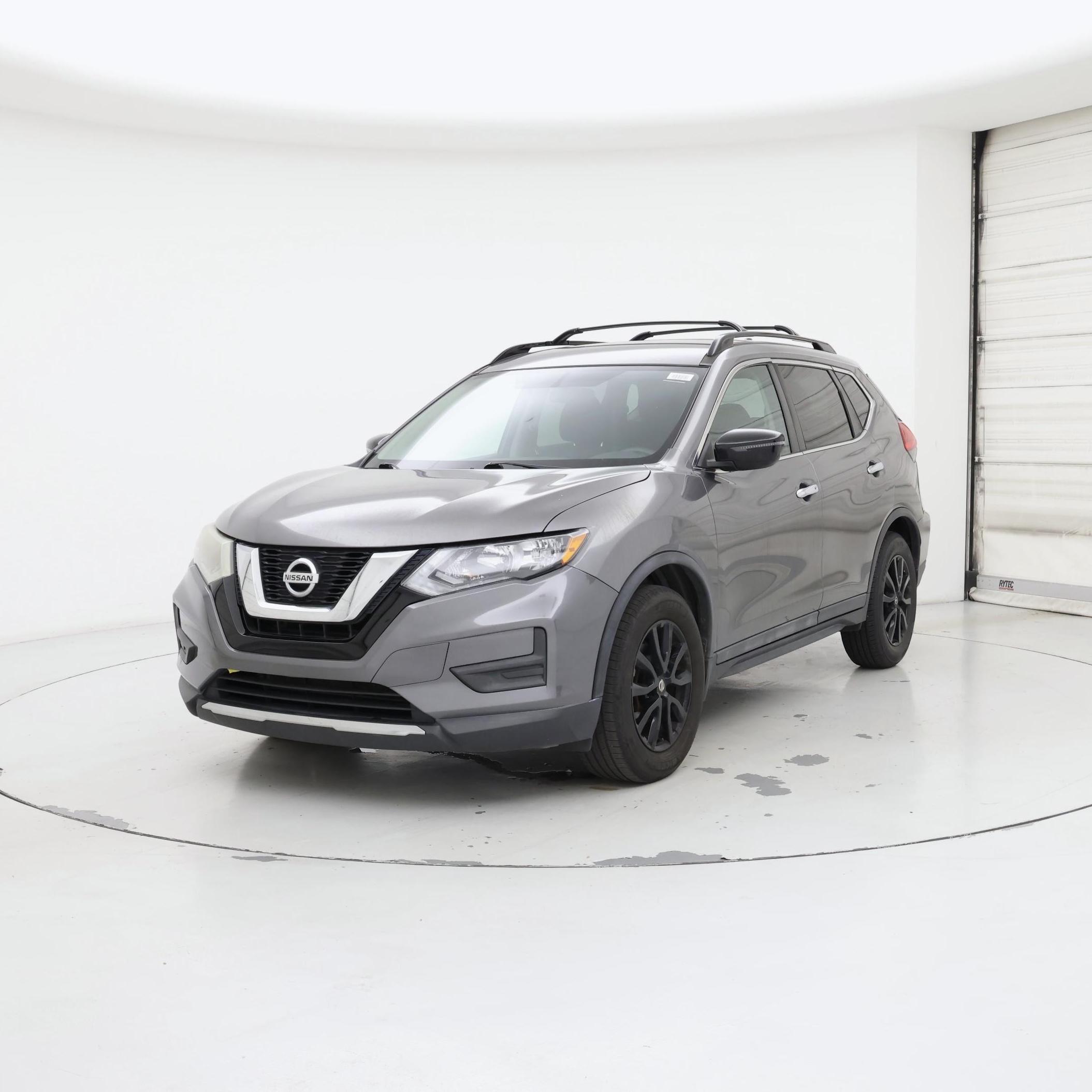 Thumbnail: 2017 Nissan Rogue - 4