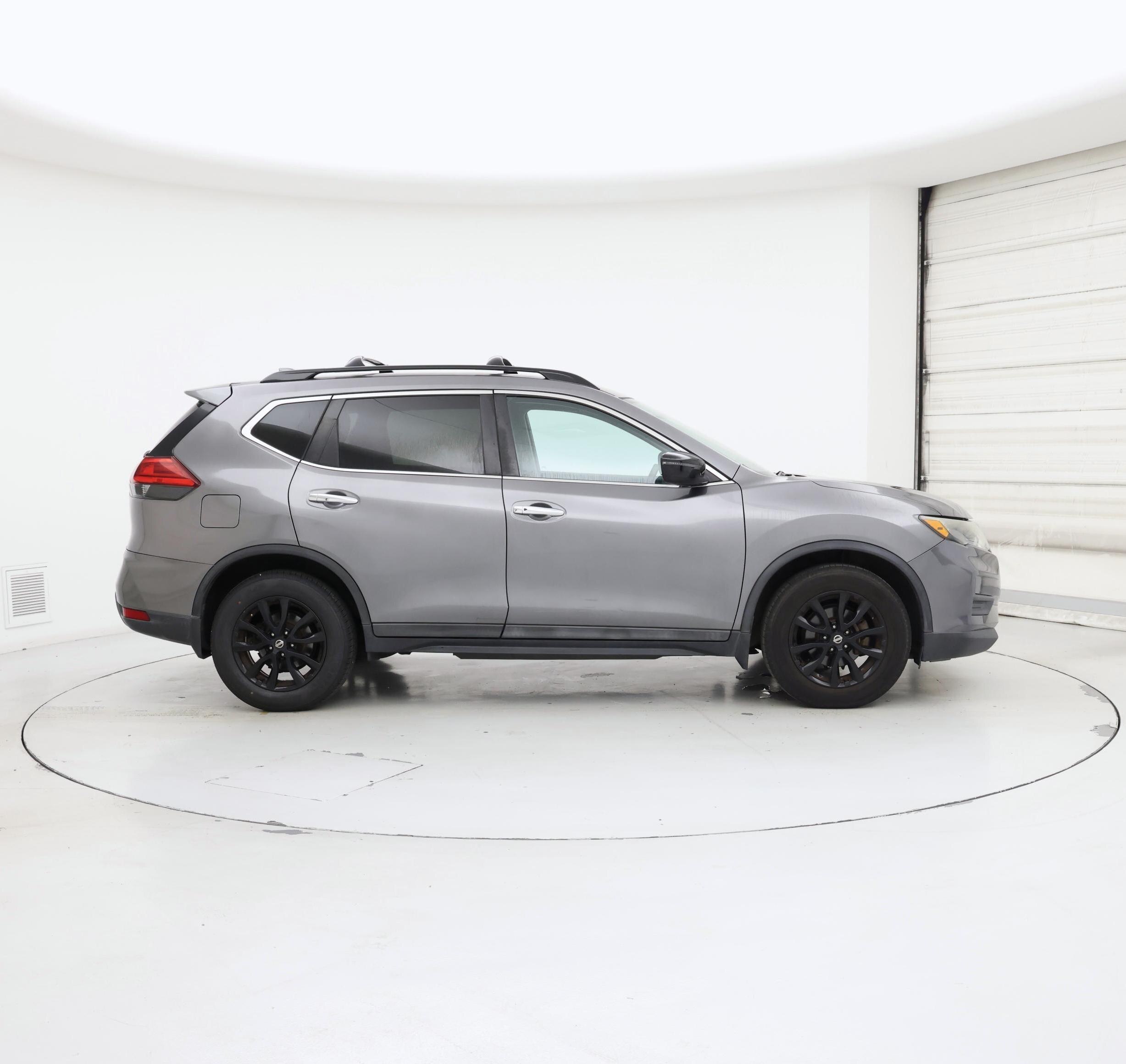 Thumbnail: 2017 Nissan Rogue - 7