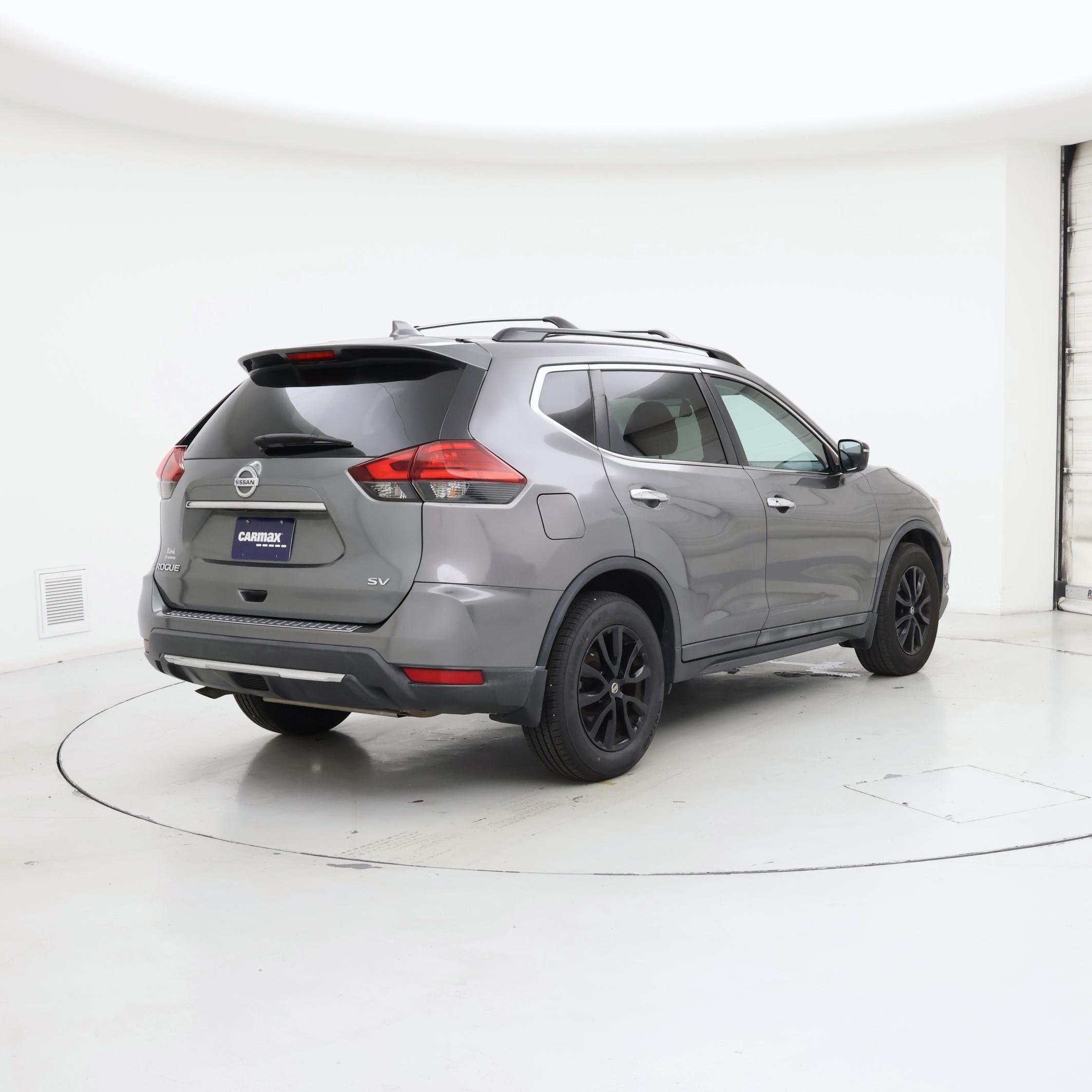 Thumbnail: 2017 Nissan Rogue - 8