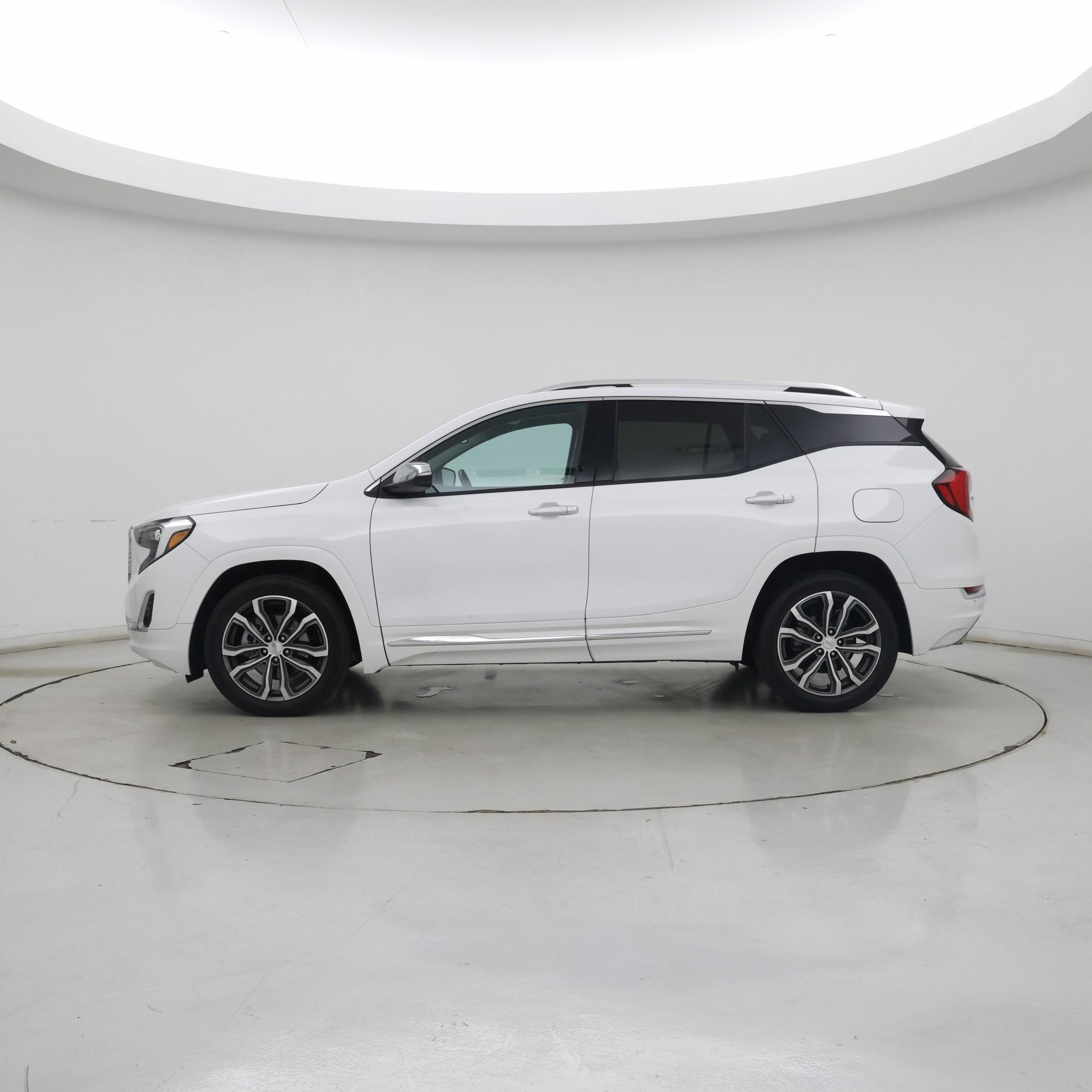 Thumbnail: 2020 GMC Terrain - 3