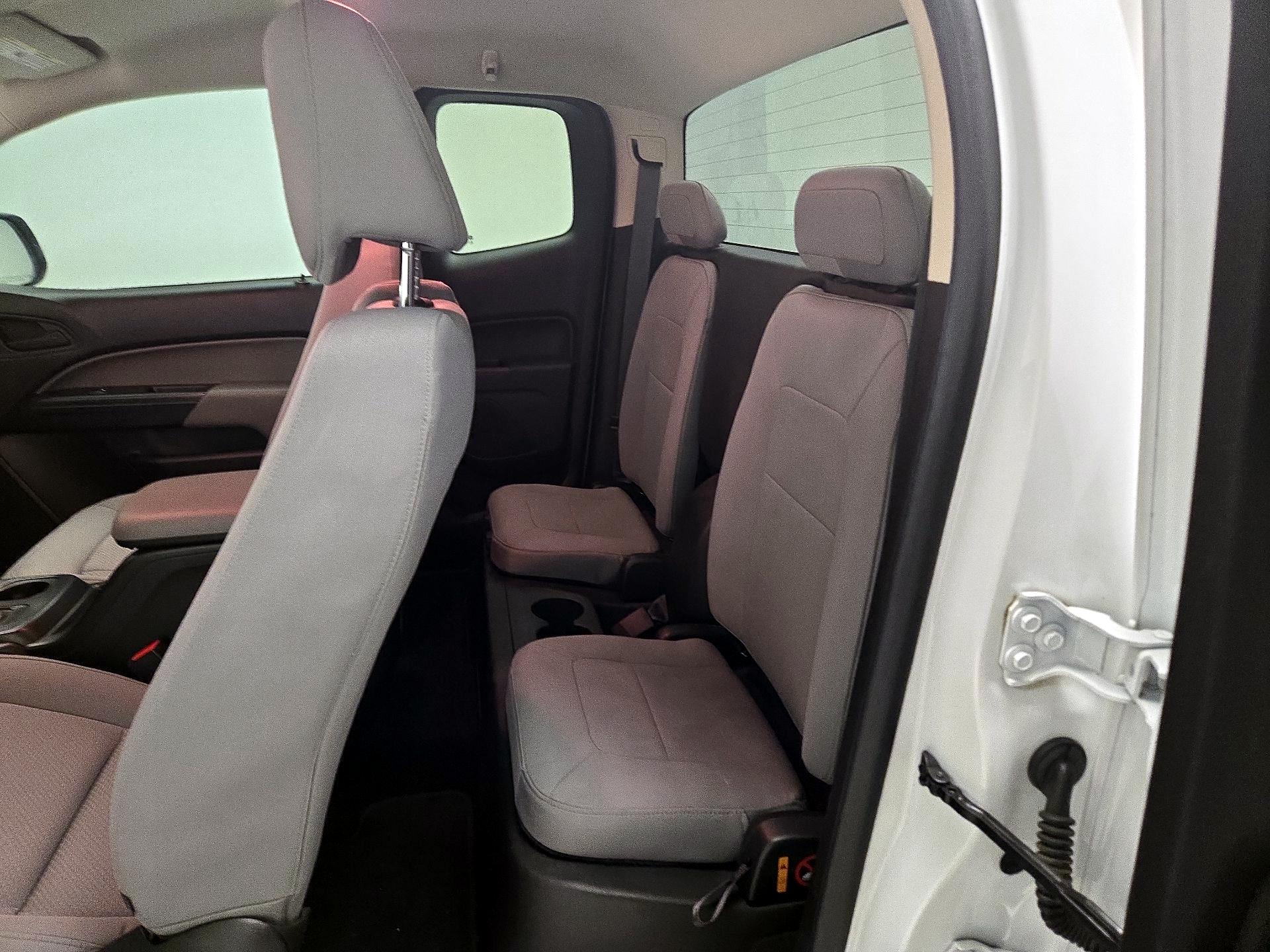 Thumbnail: 2016 GMC Canyon - 19