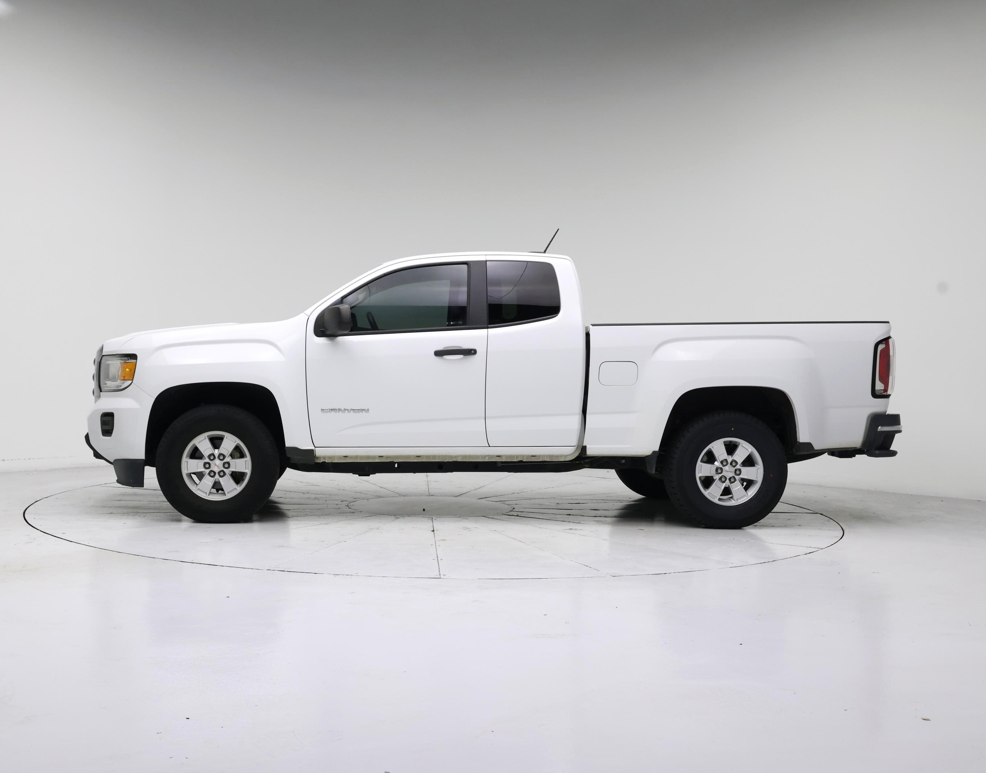 Thumbnail: 2016 GMC Canyon - 3