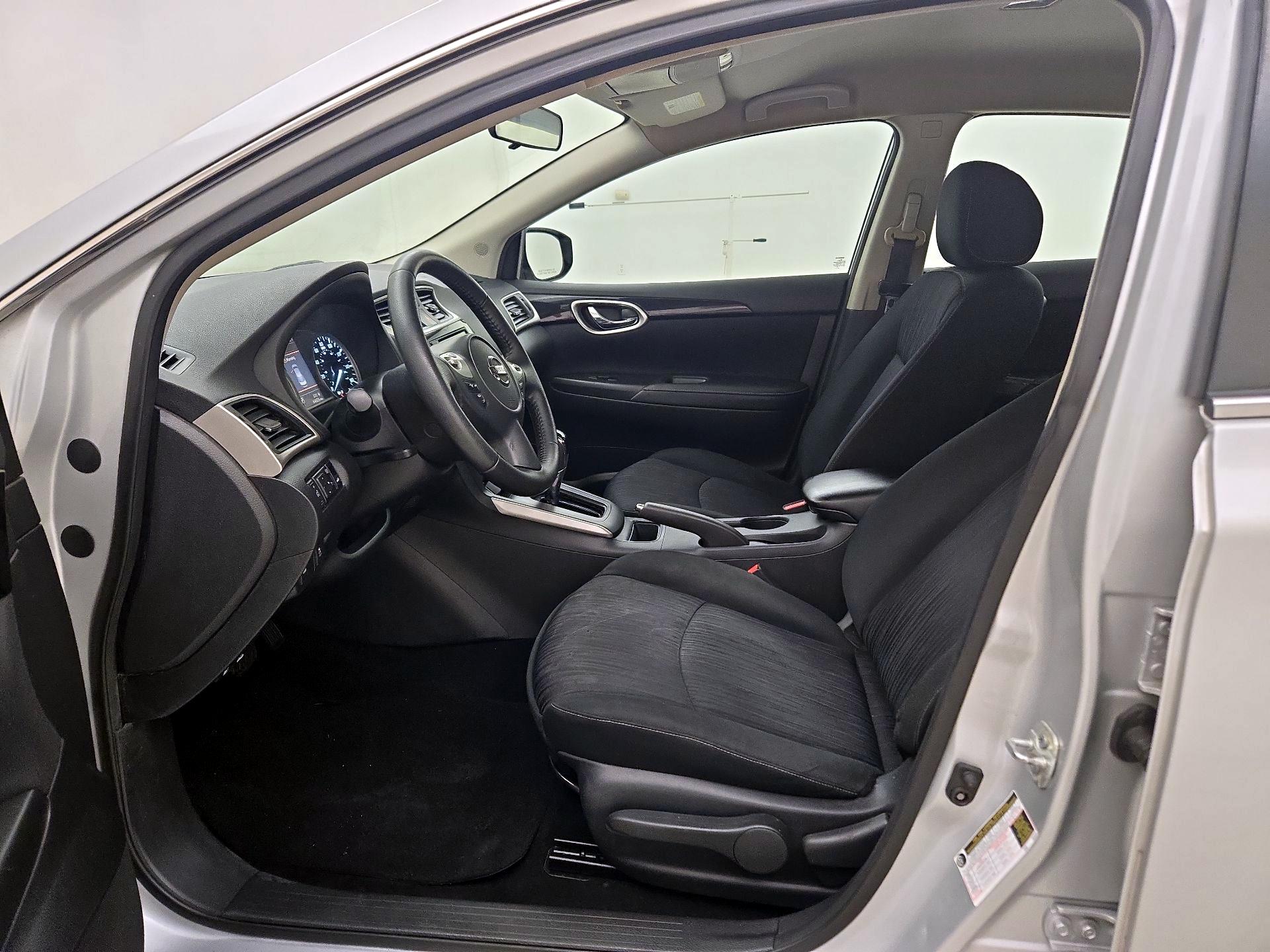 Thumbnail: 2019 Nissan Sentra - 11