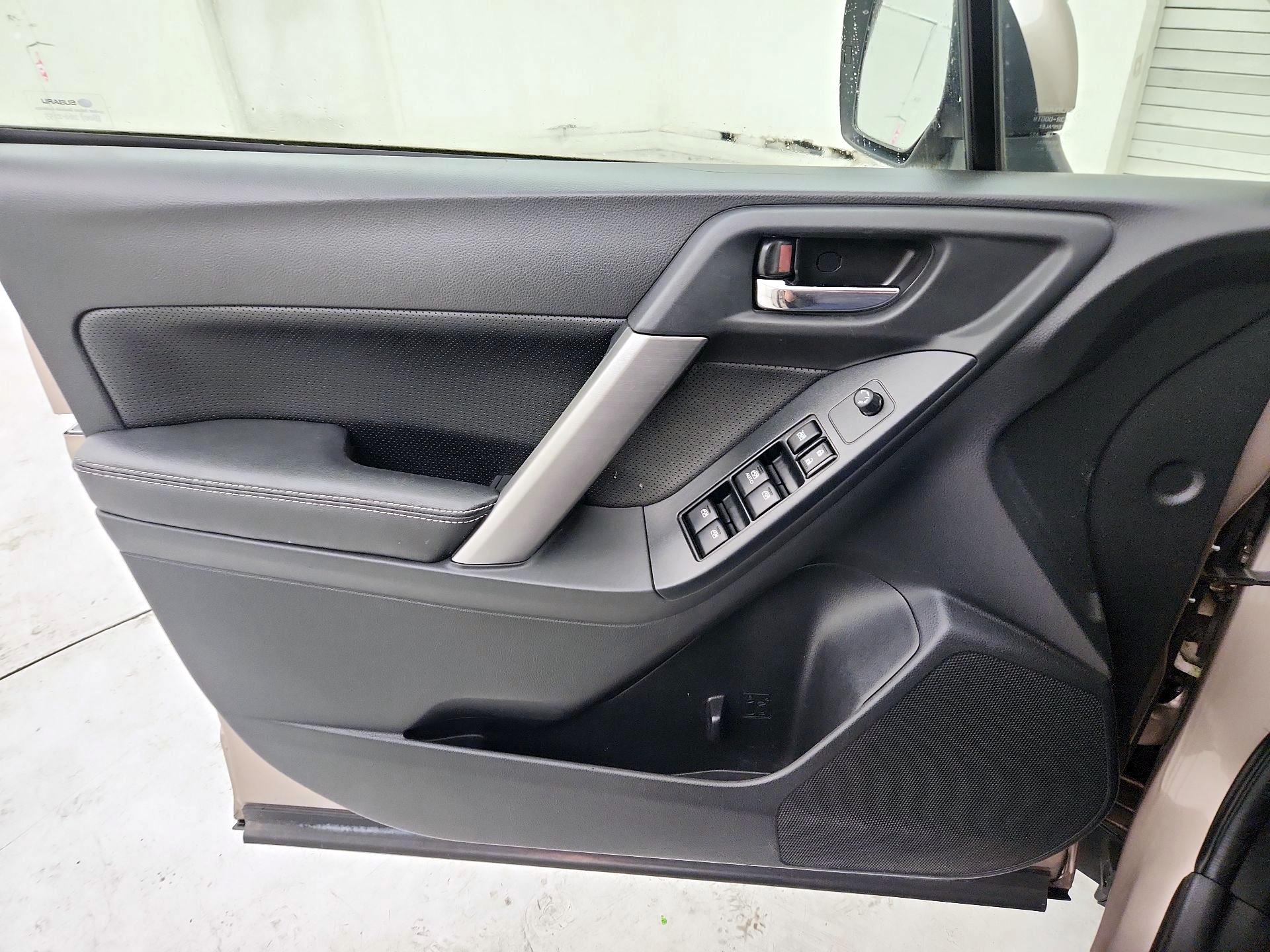 Thumbnail: 2015 Subaru Forester - 12