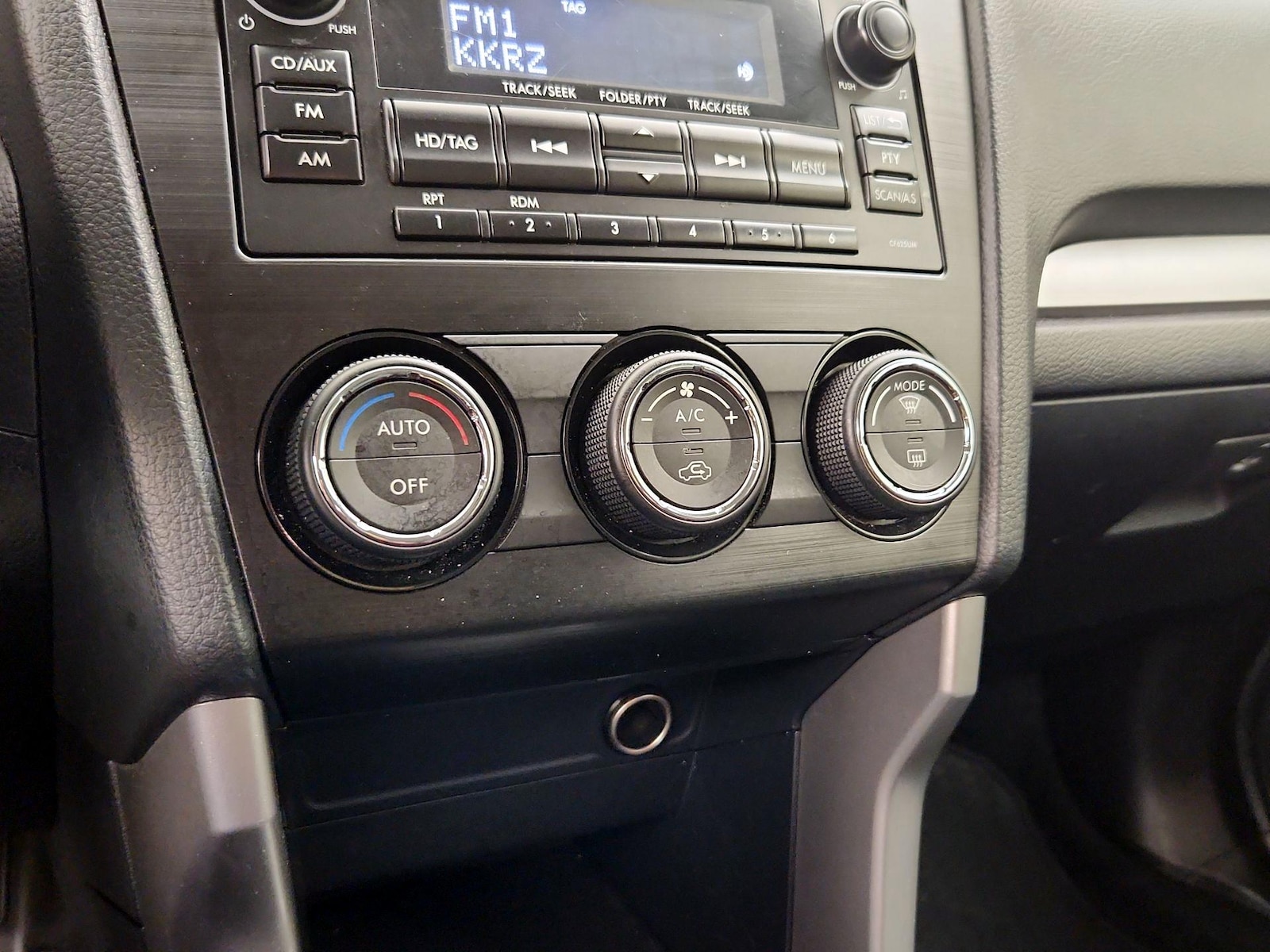 2015 Subaru Forester i Limited - Photo 17