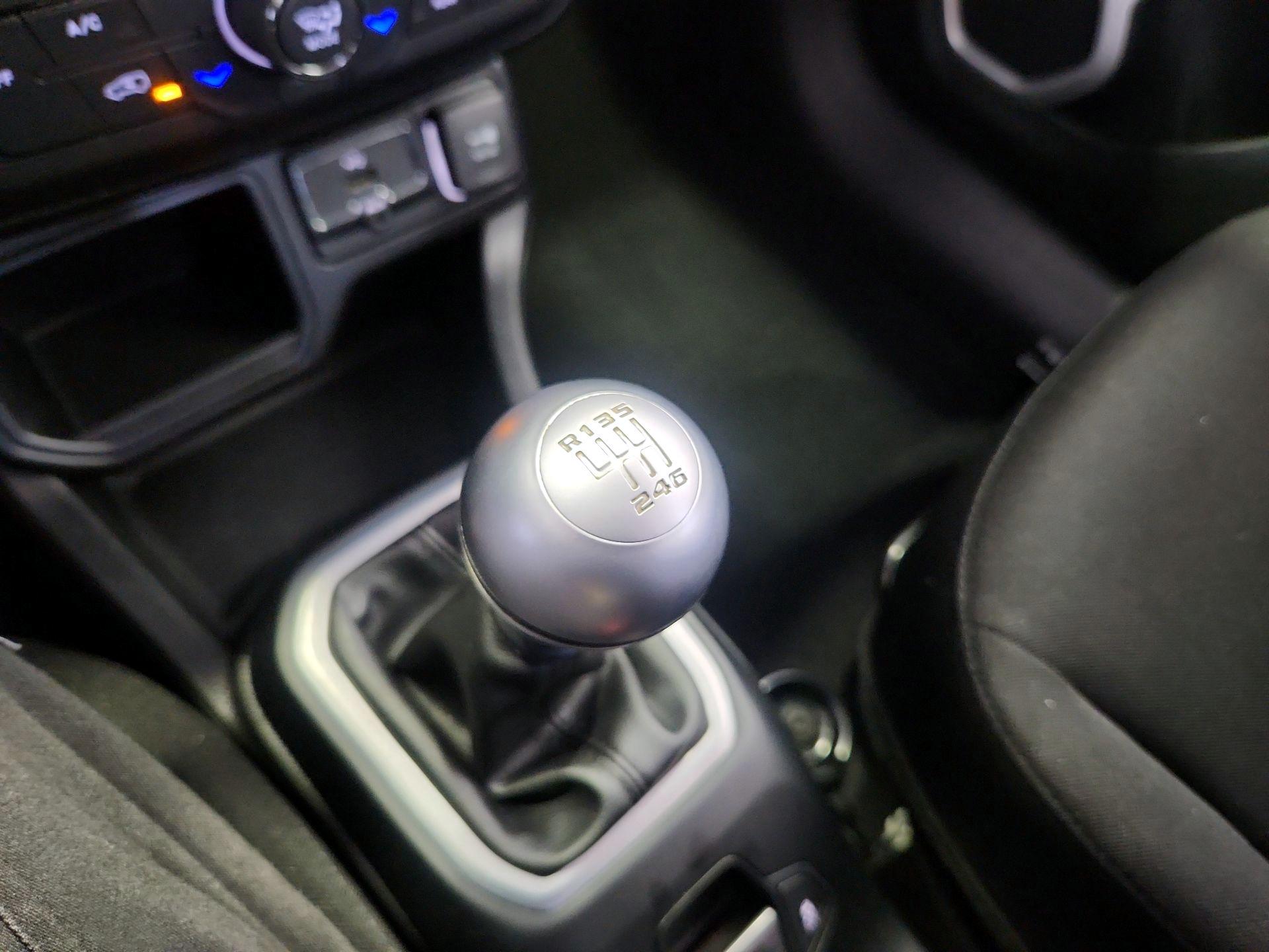 Thumbnail: 2018 Jeep Renegade - 17