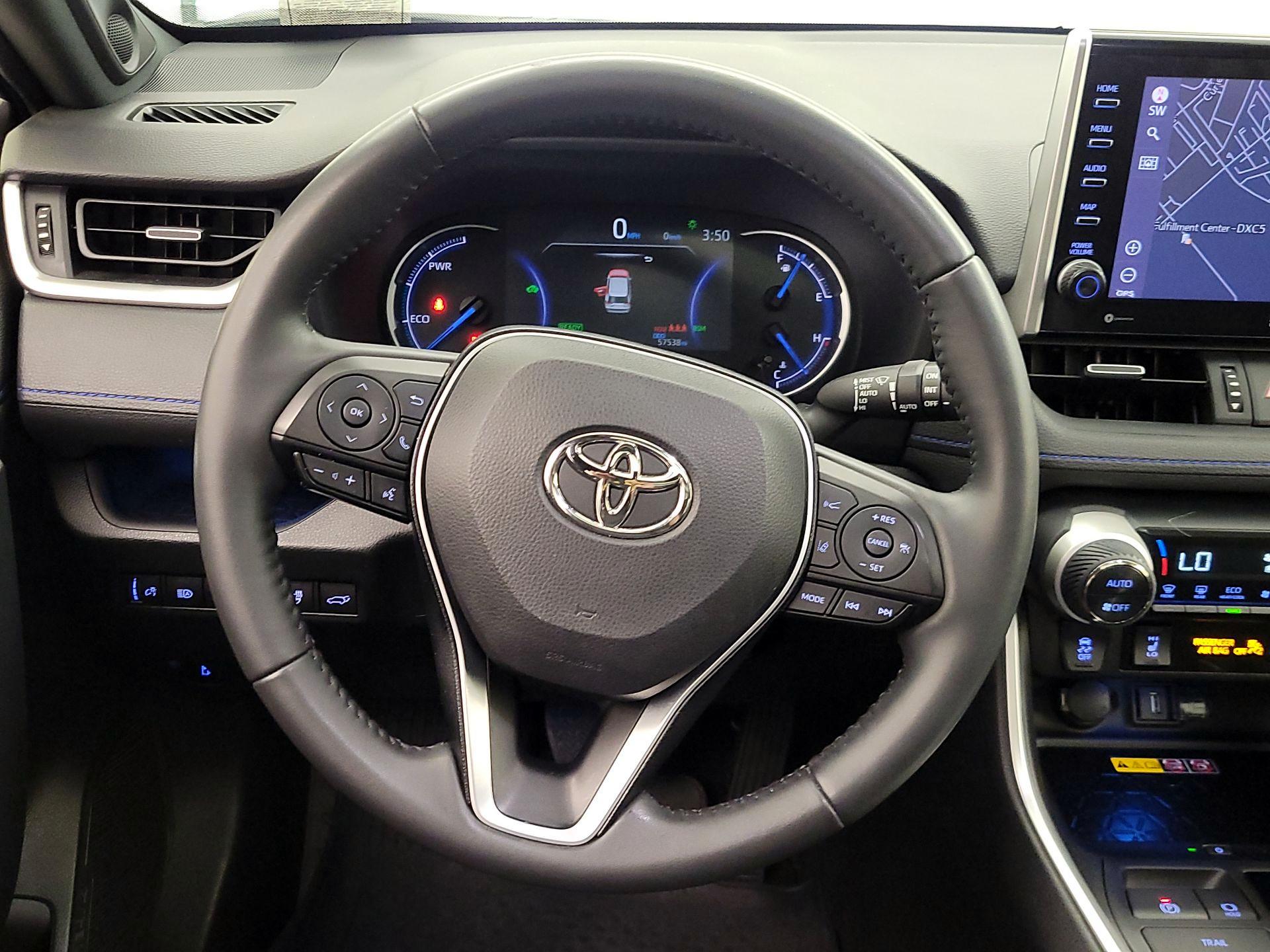 Thumbnail: 2022 Toyota RAV4 - 10