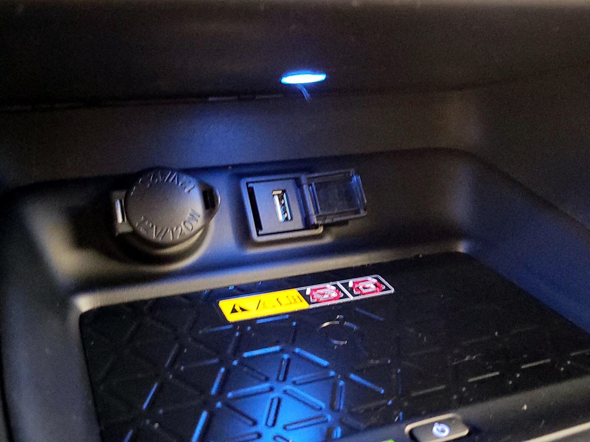 Thumbnail: 2022 Toyota RAV4 - 19