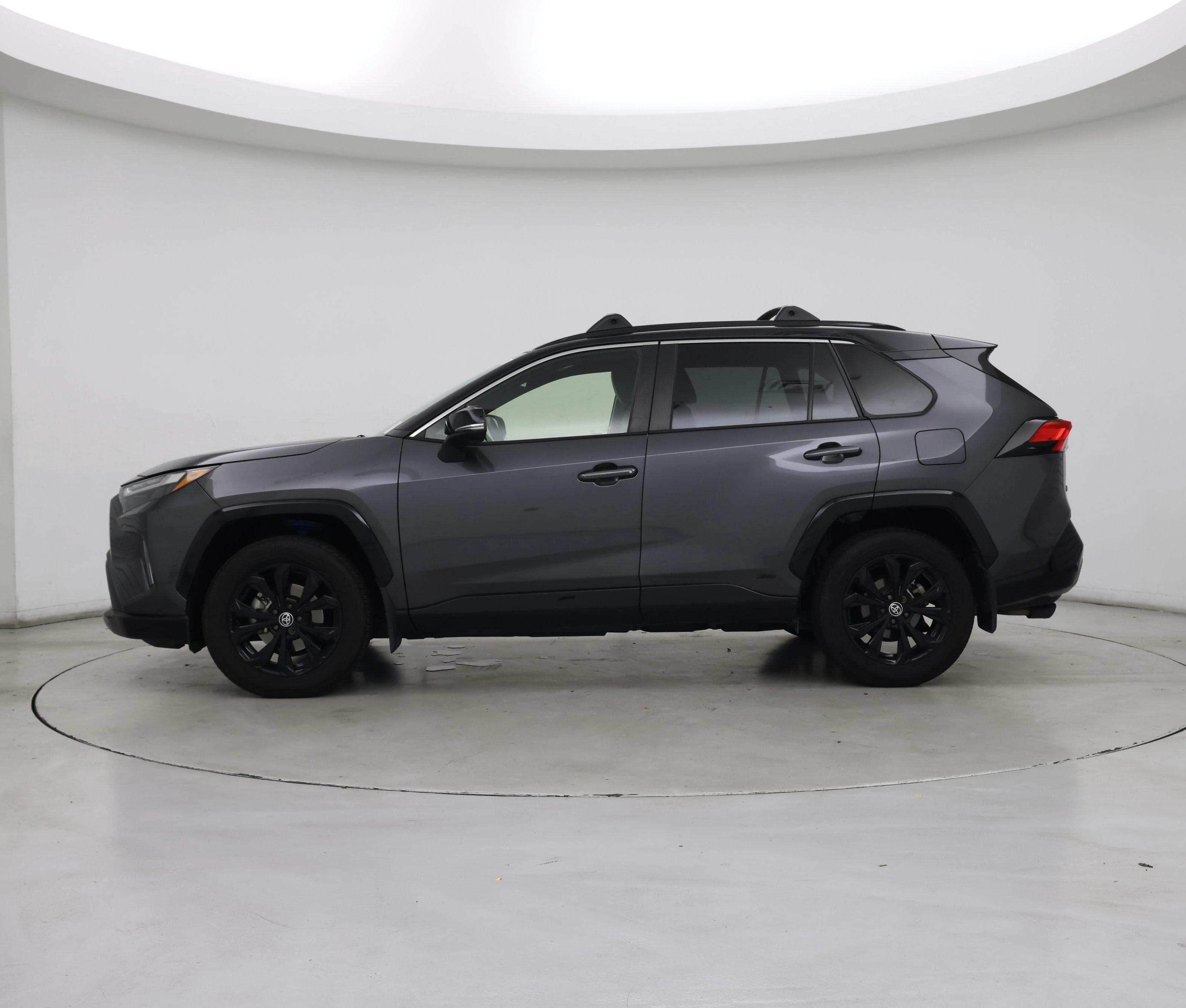 Thumbnail: 2022 Toyota RAV4 - 3