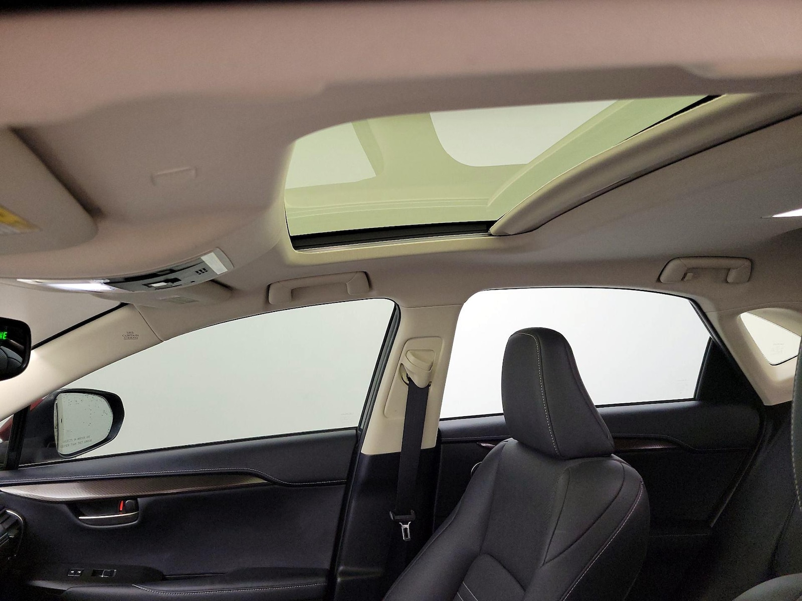 Sunroof(s) & Overhead Airbags