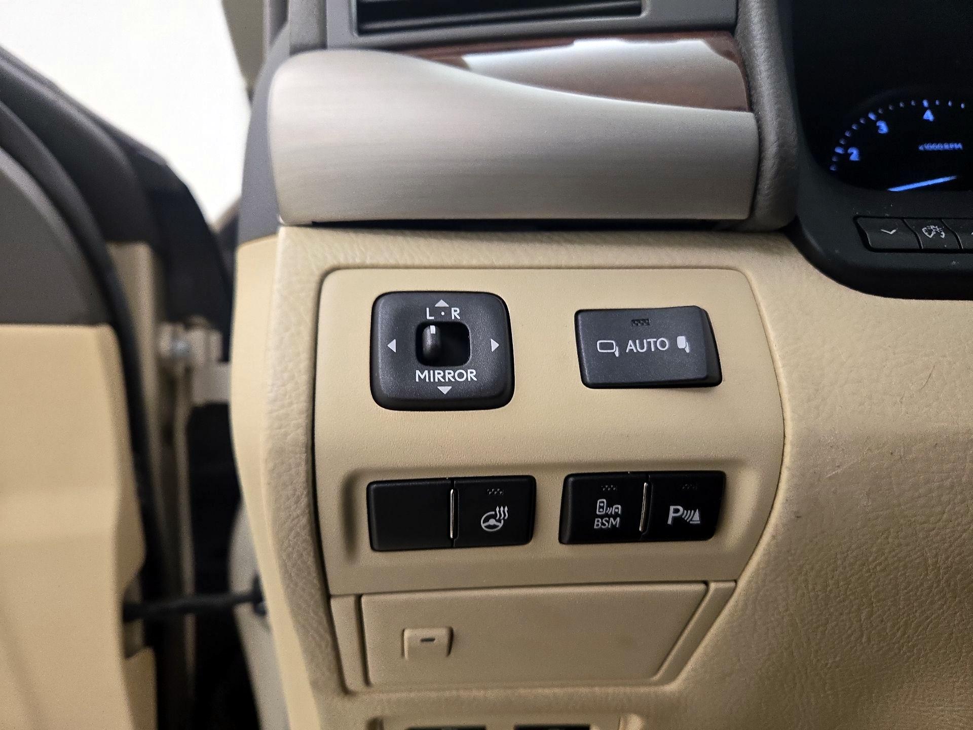 Thumbnail: 2014 Lexus LS - 13
