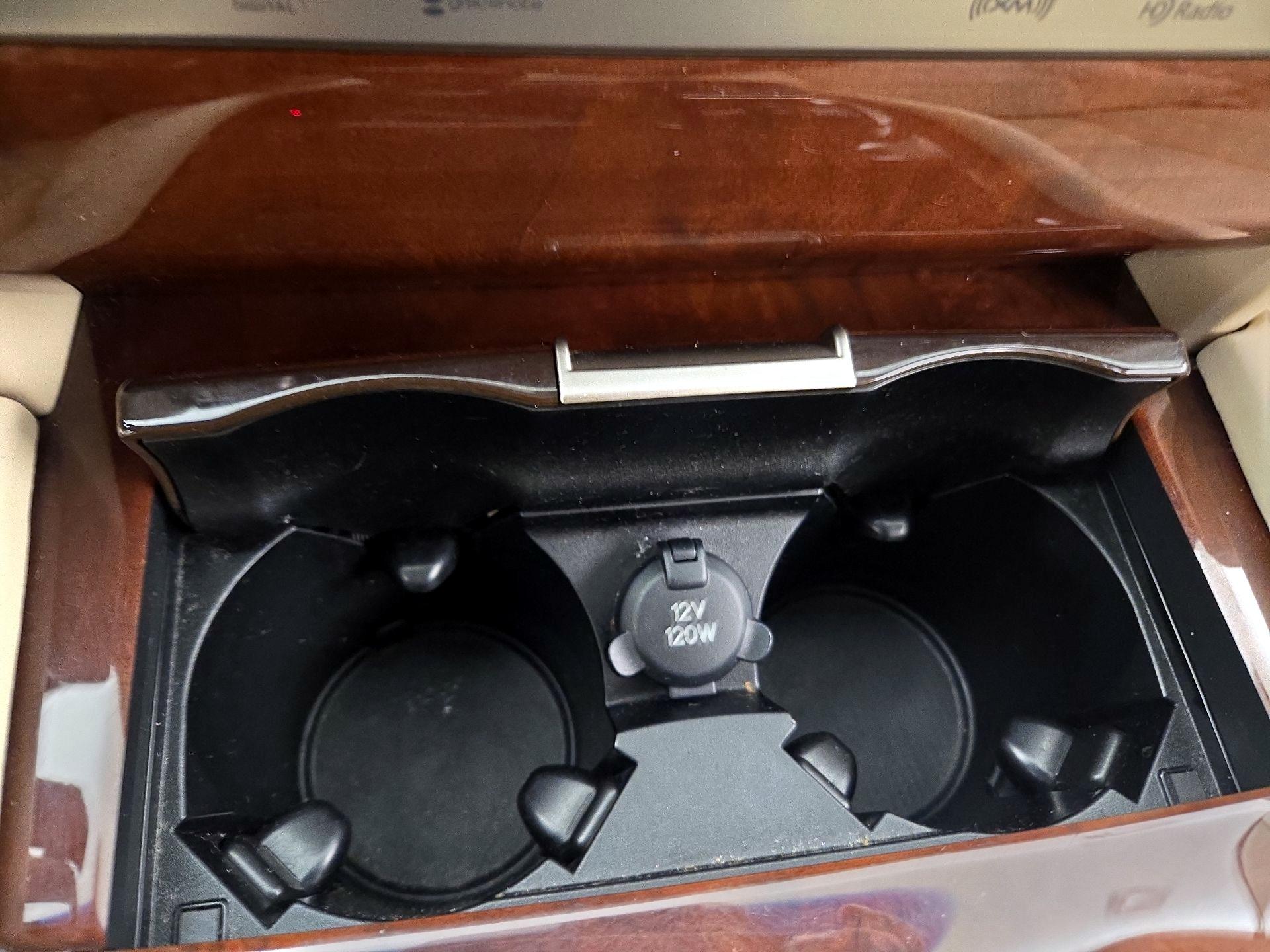 Thumbnail: 2014 Lexus LS - 19