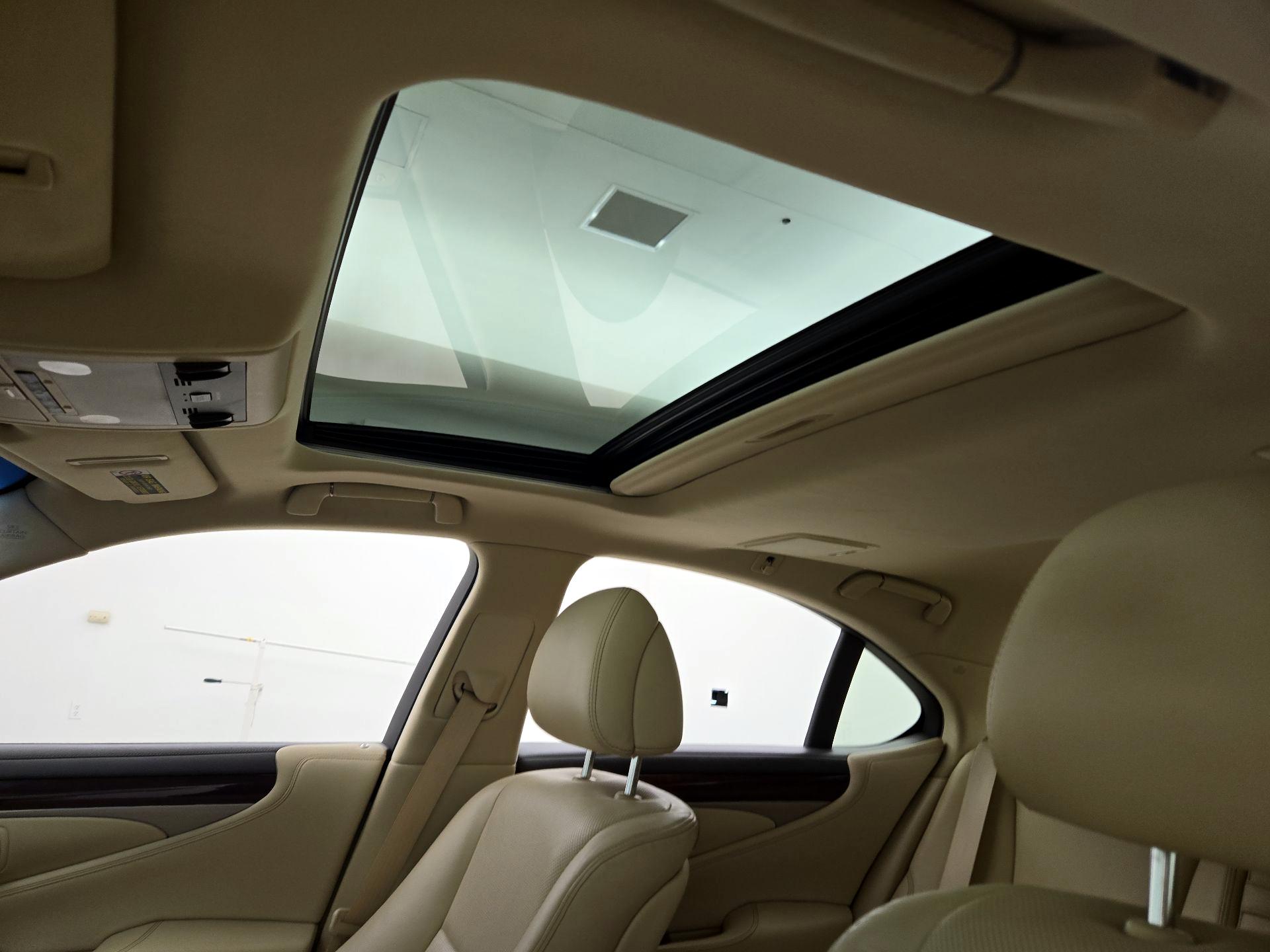 Thumbnail: 2014 Lexus LS - 20