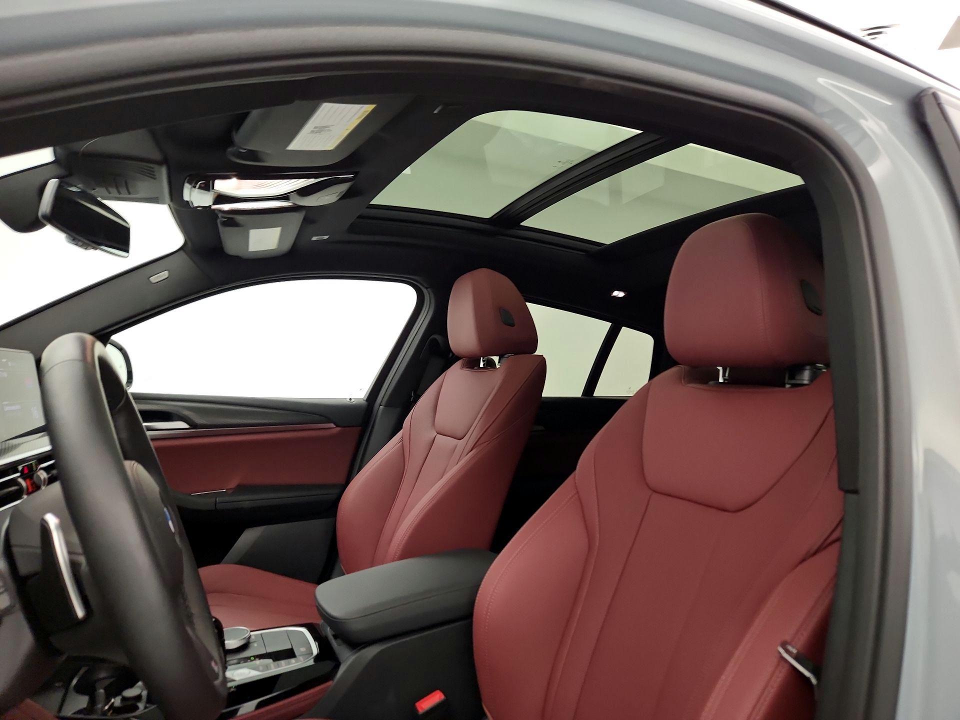 Thumbnail: 2024 BMW X4 - 19
