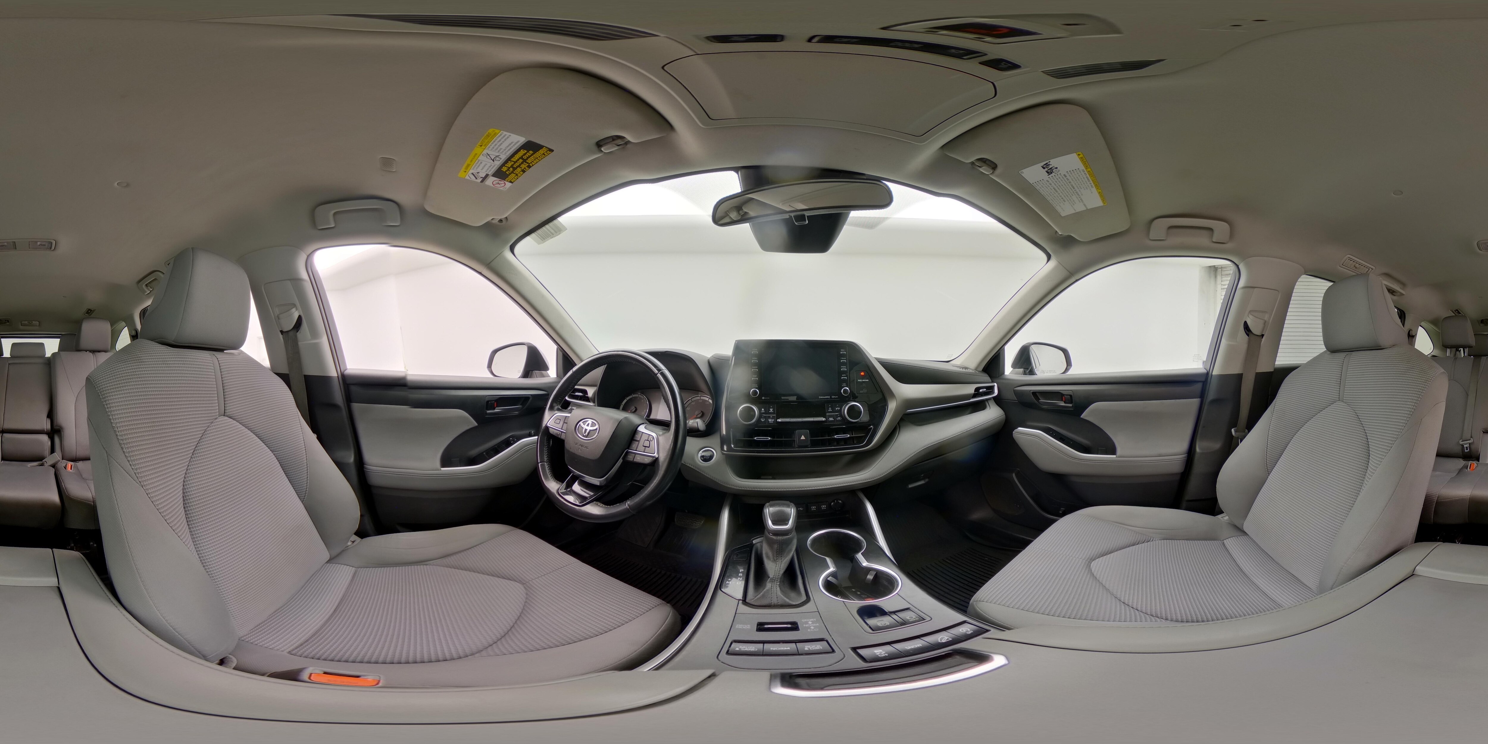 2021 Toyota Highlander LE - Photo 26
