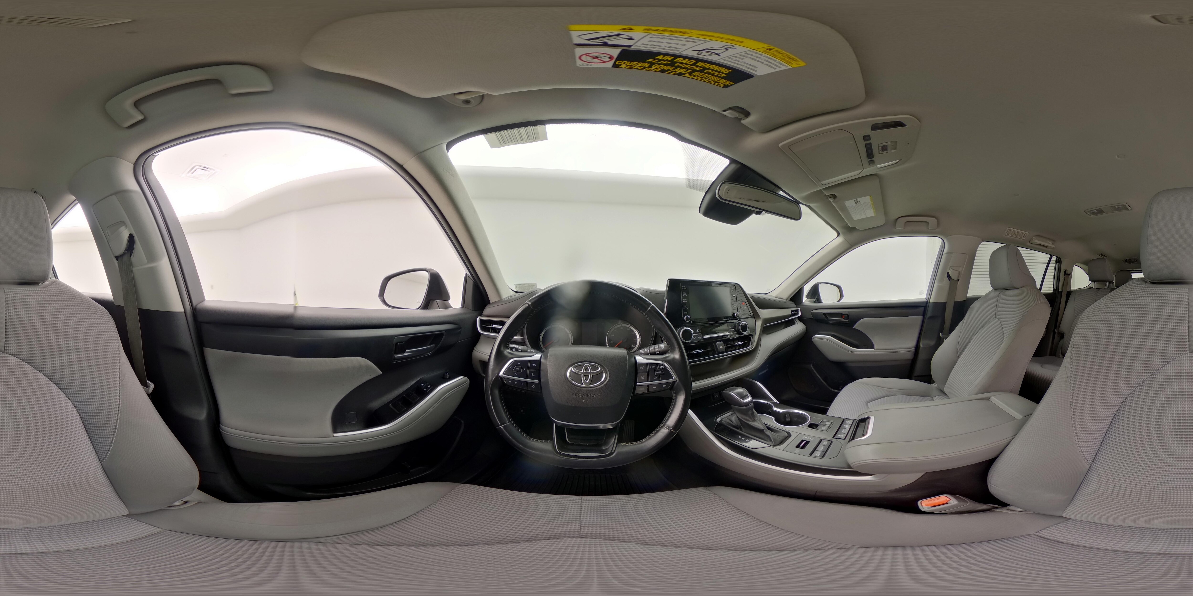 2021 Toyota Highlander LE - Photo 28