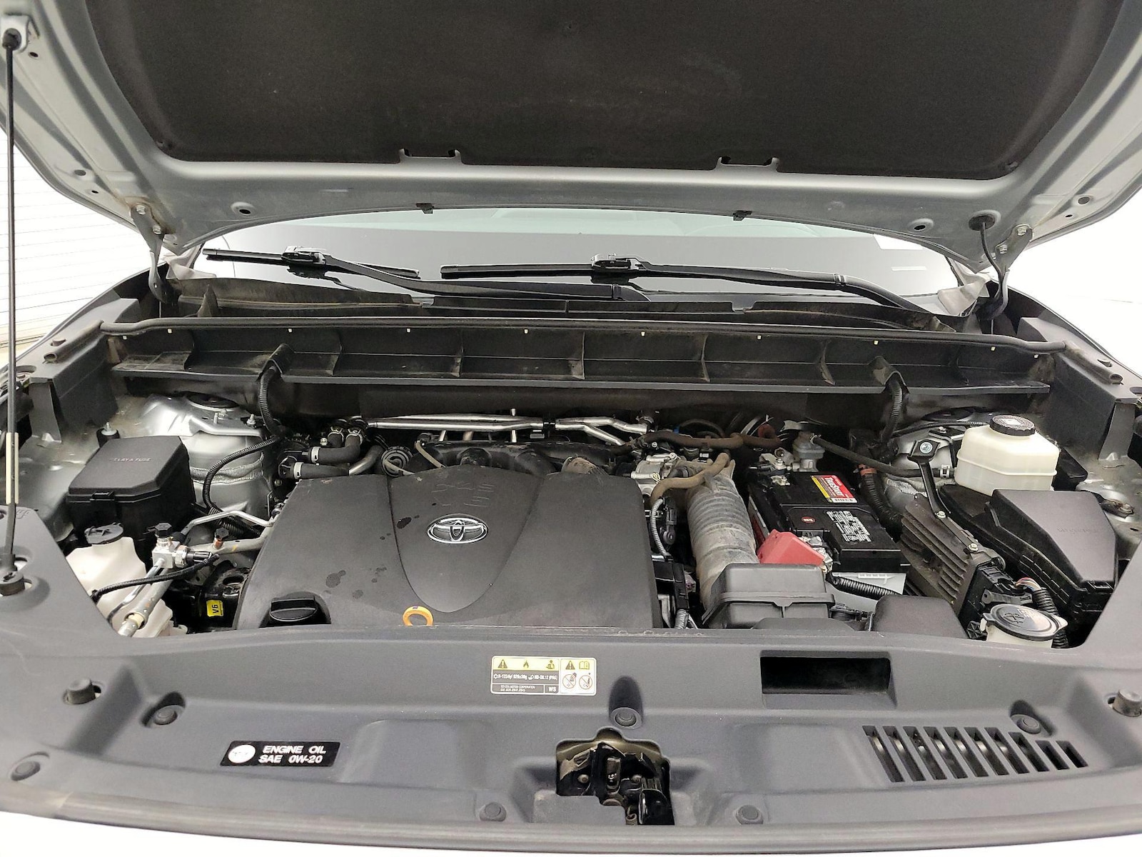2021 Toyota Highlander LE - Photo 24