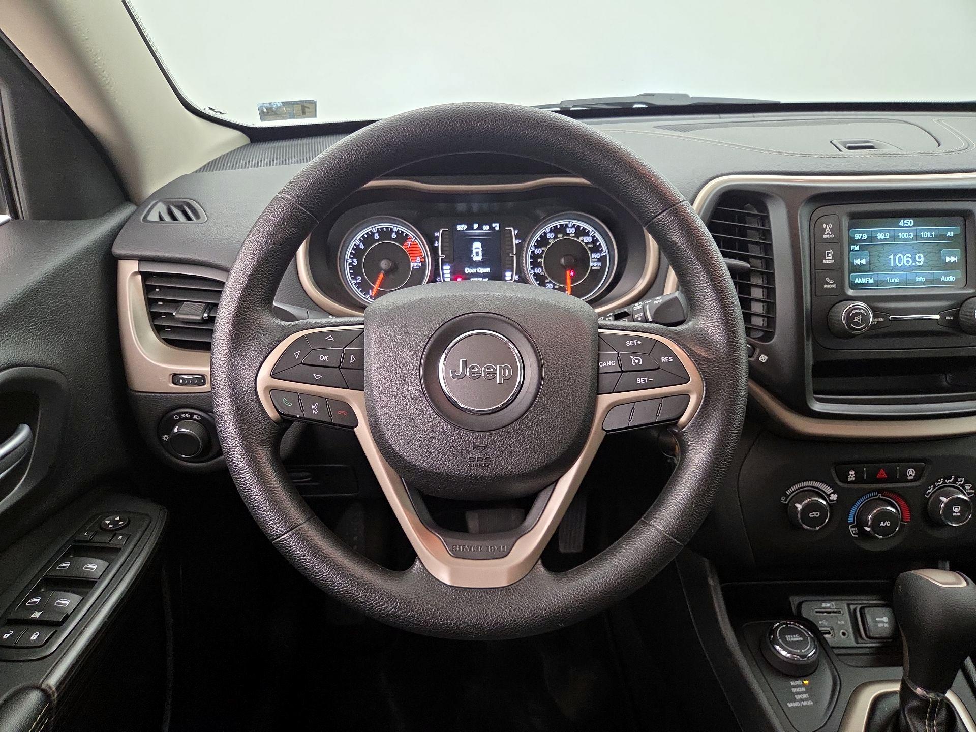 Thumbnail: 2016 Jeep Cherokee - 10
