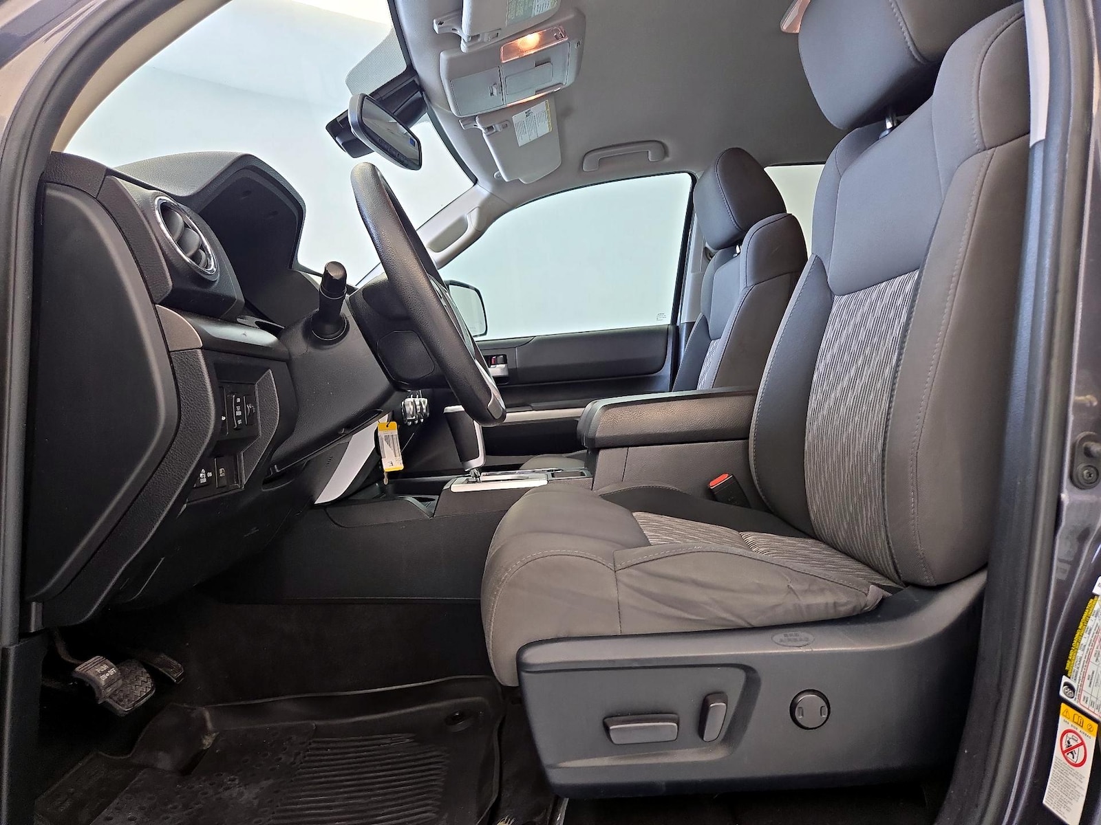 Power Seat(s) & Side Airbags