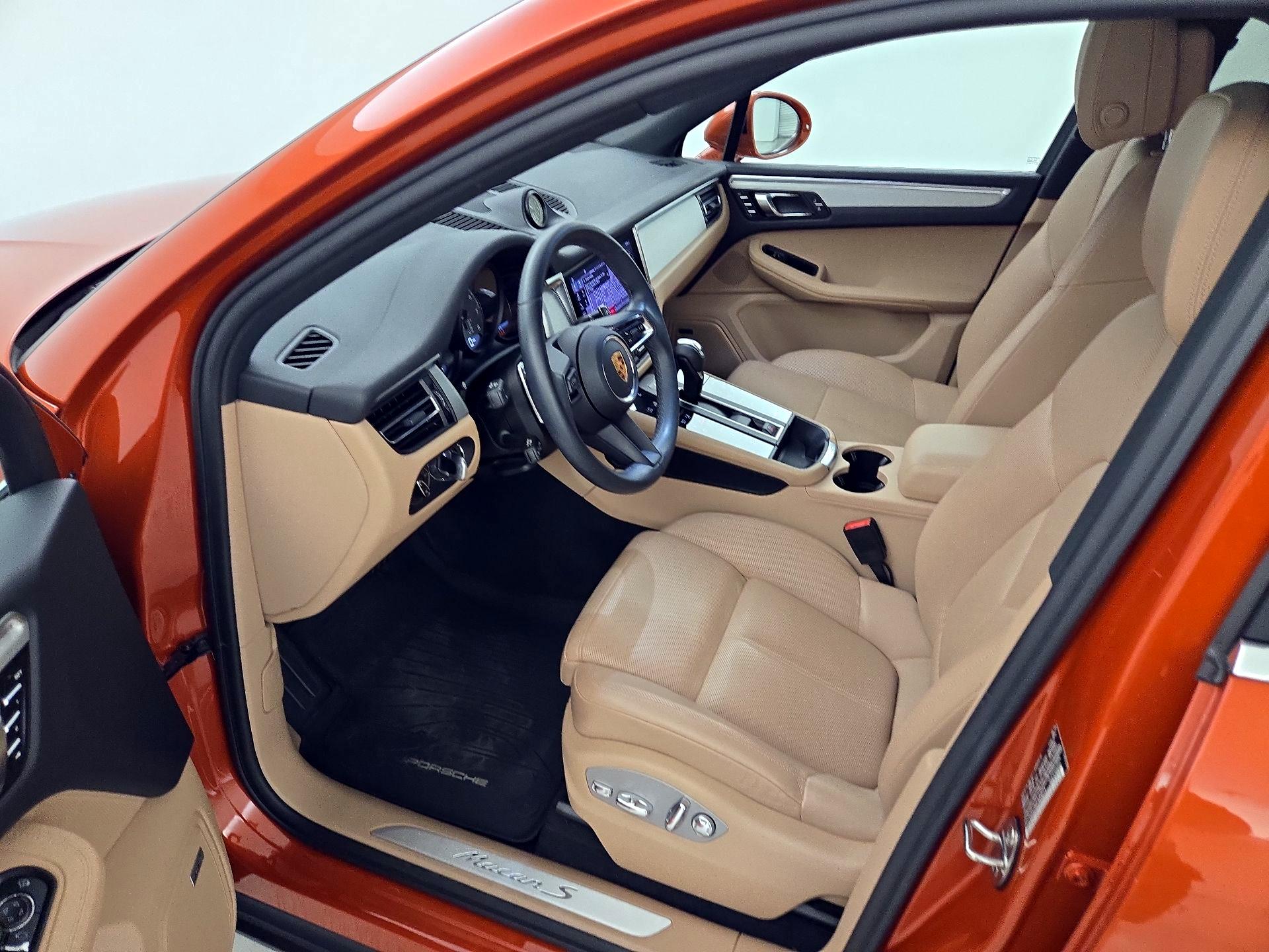 Thumbnail: 2022 Porsche Macan - 11