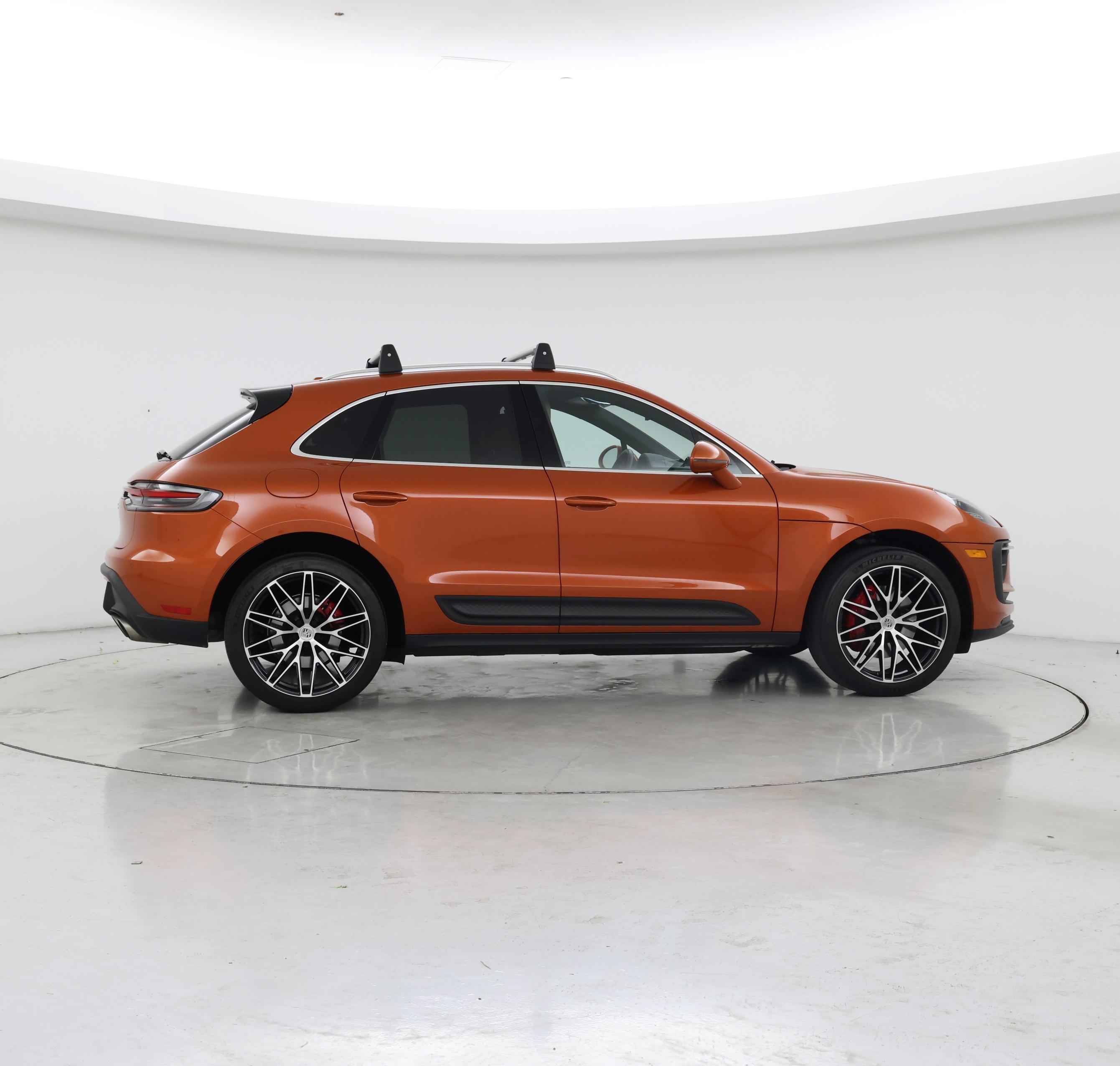 Thumbnail: 2022 Porsche Macan - 7